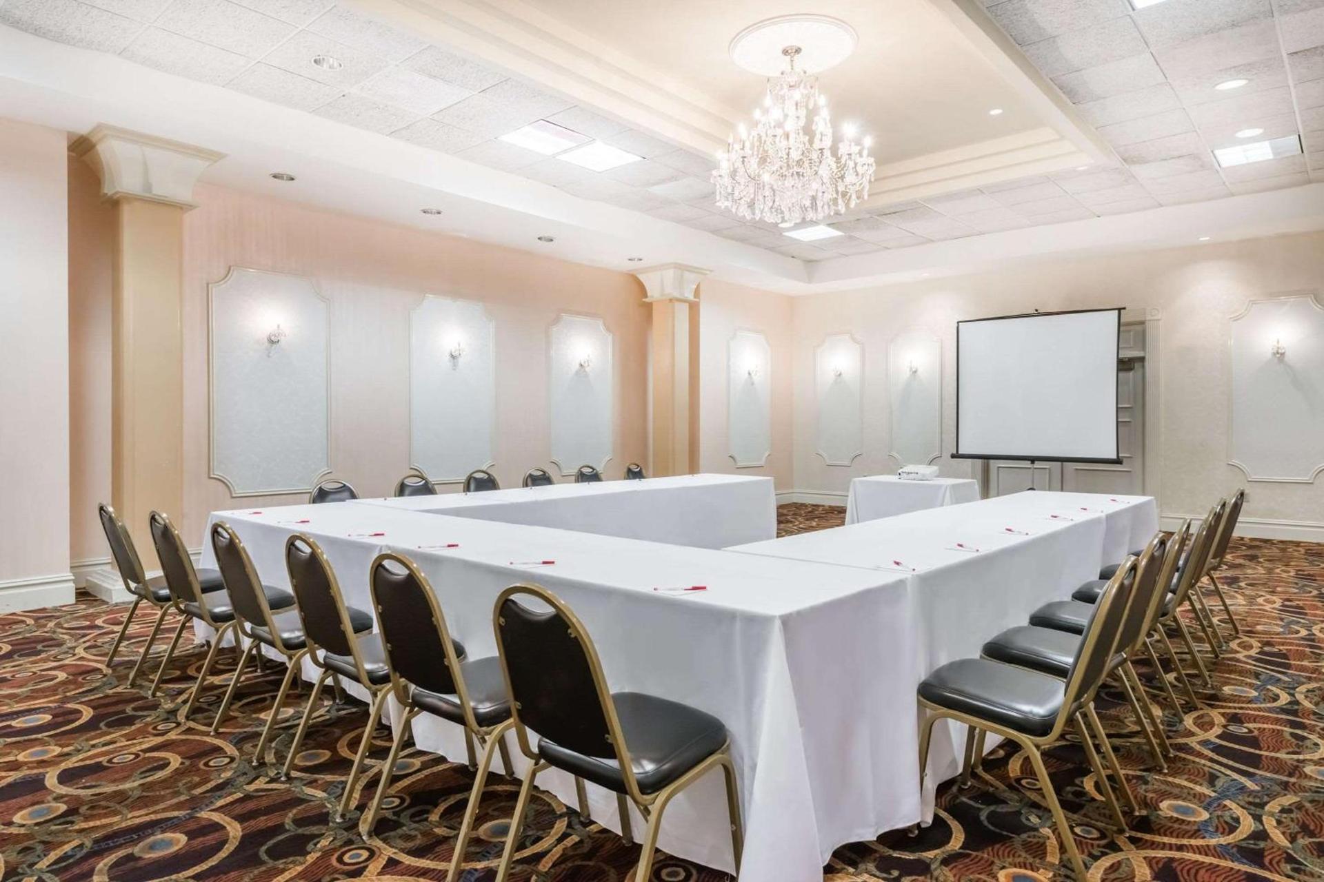 Clarion Hotel BWI Airport Arundel Mills photo 21