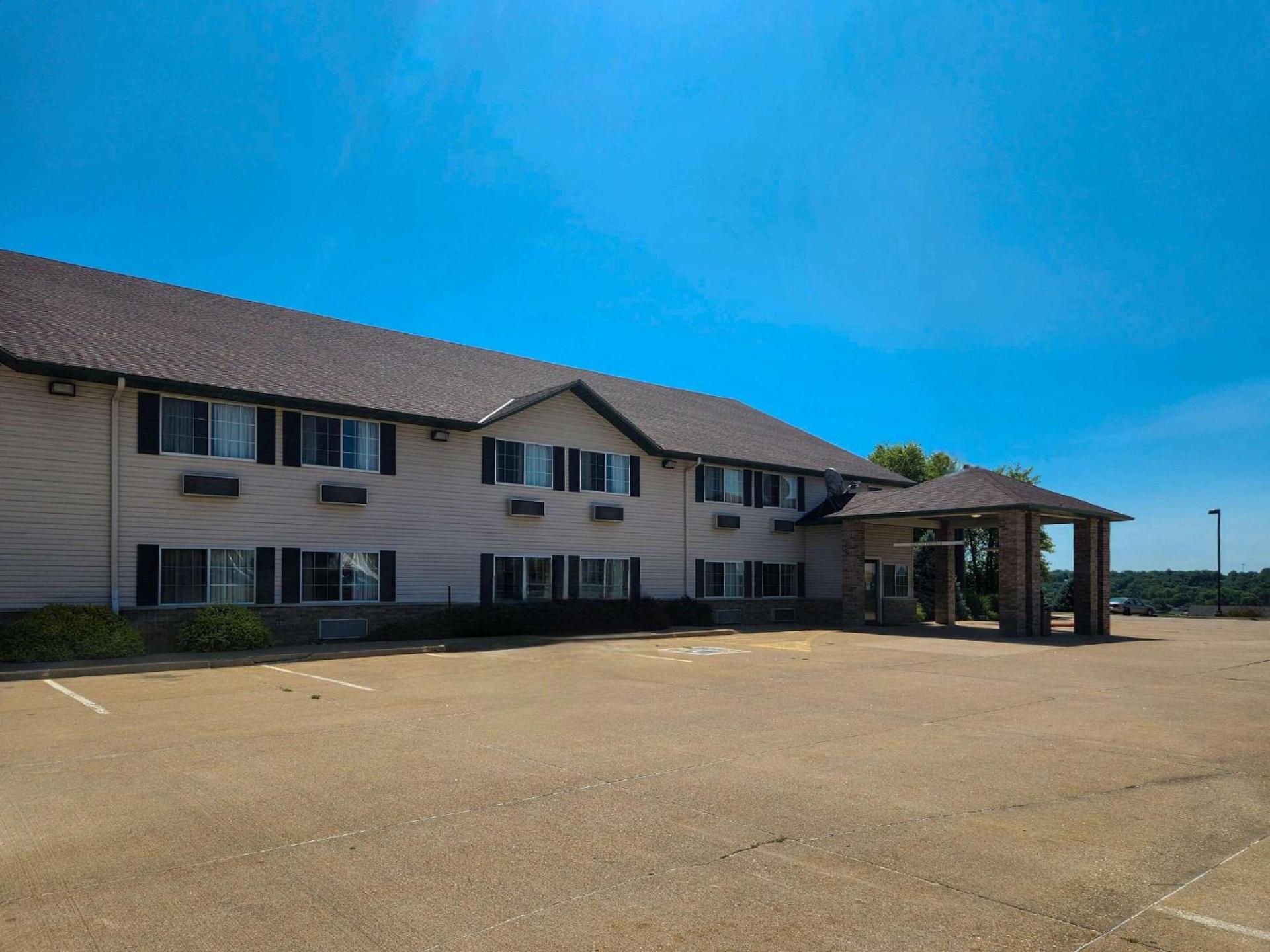 MainStay Suites LeClaire - Quad Cities — hotel in Le Claire