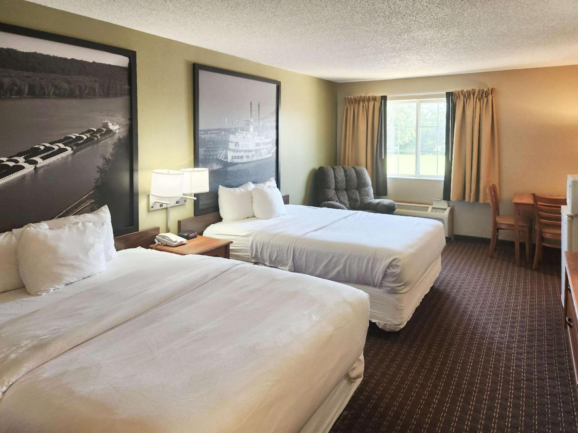 MainStay Suites LeClaire - Quad Cities photo 3