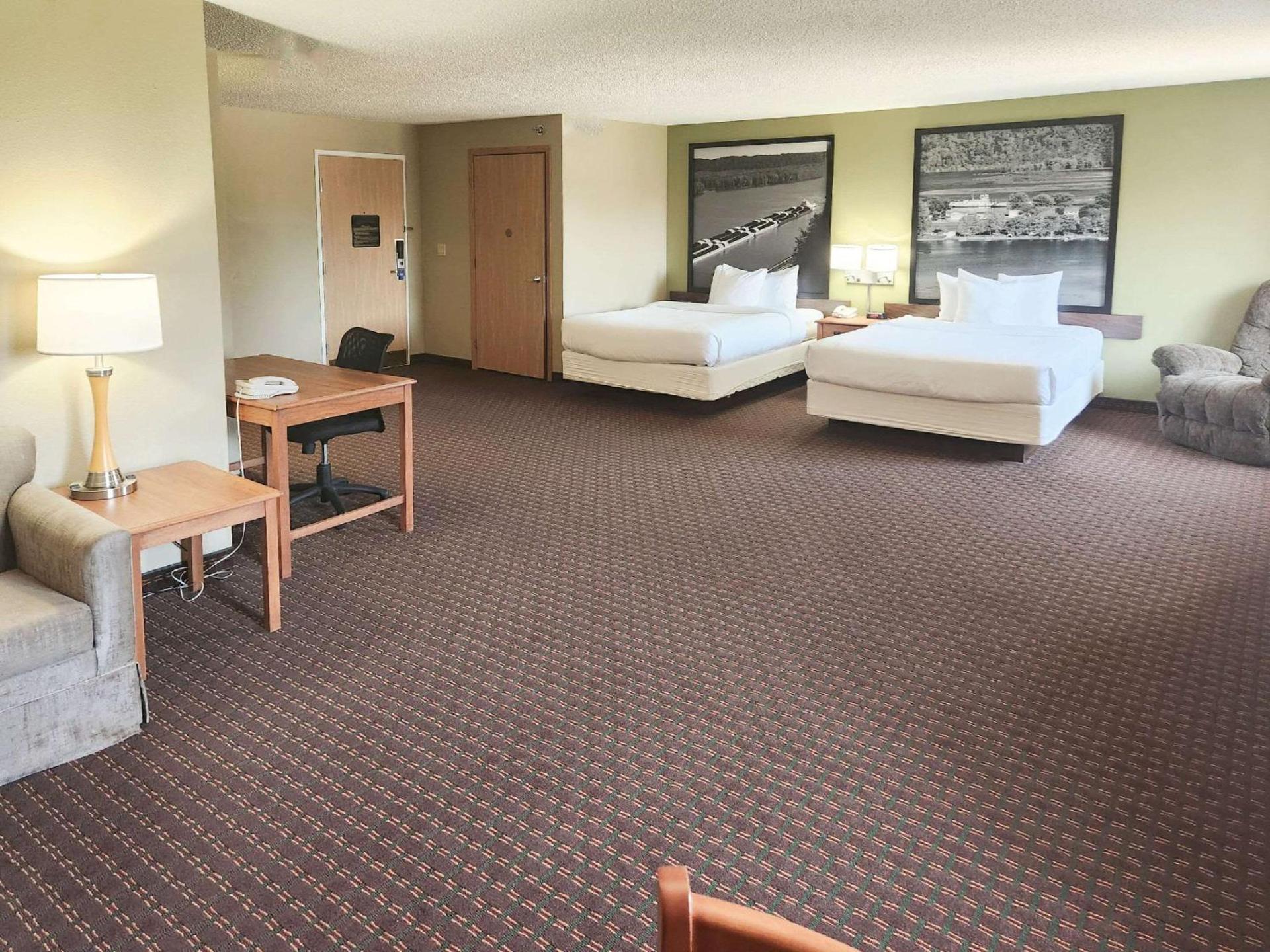 MainStay Suites LeClaire - Quad Cities photo 7