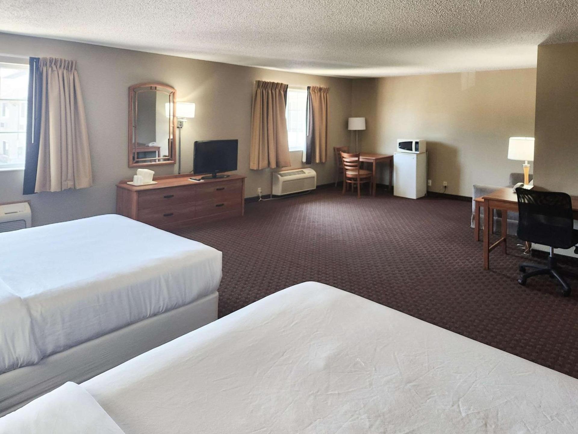 MainStay Suites LeClaire - Quad Cities photo 9