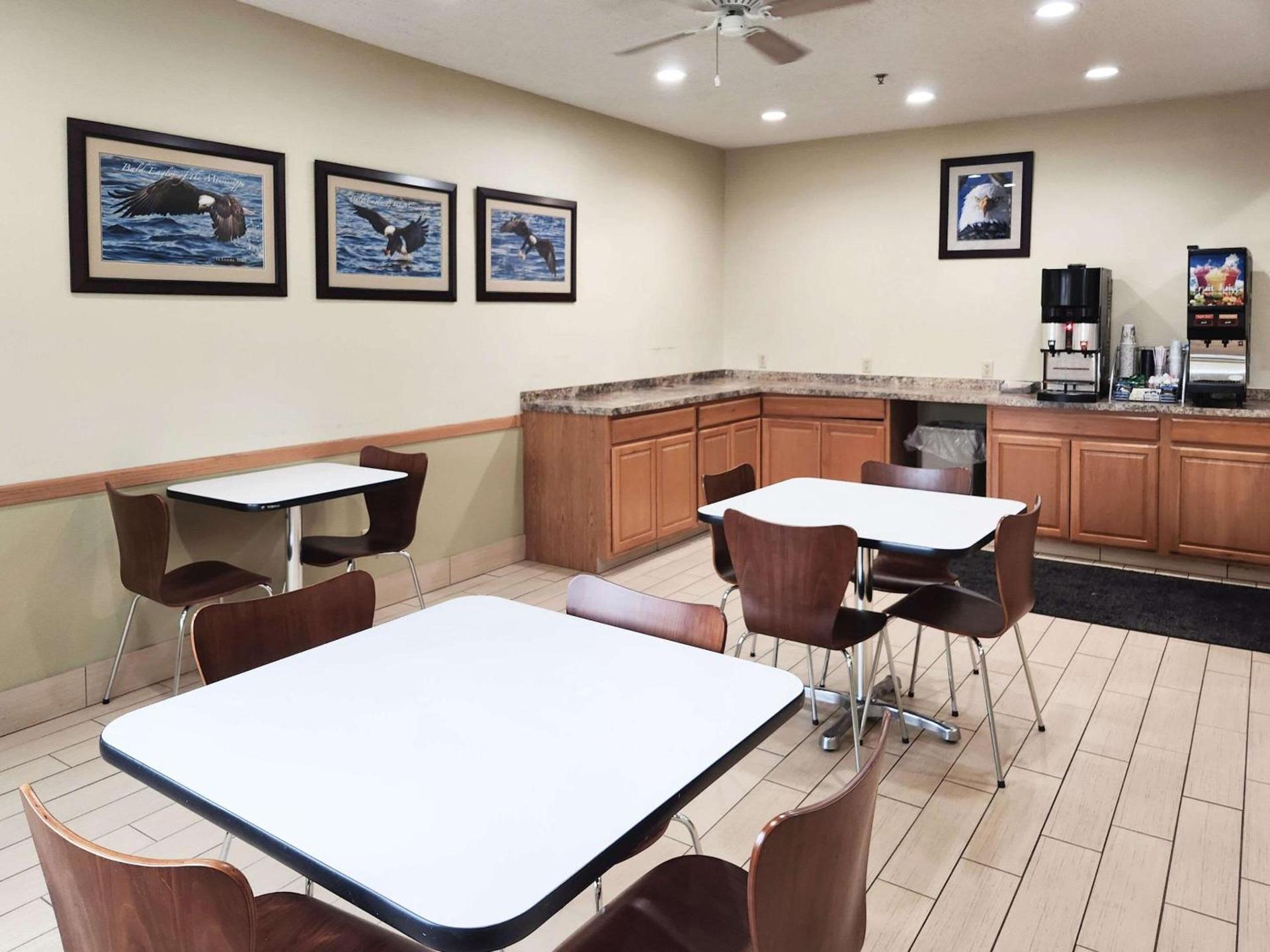 MainStay Suites LeClaire - Quad Cities photo 10