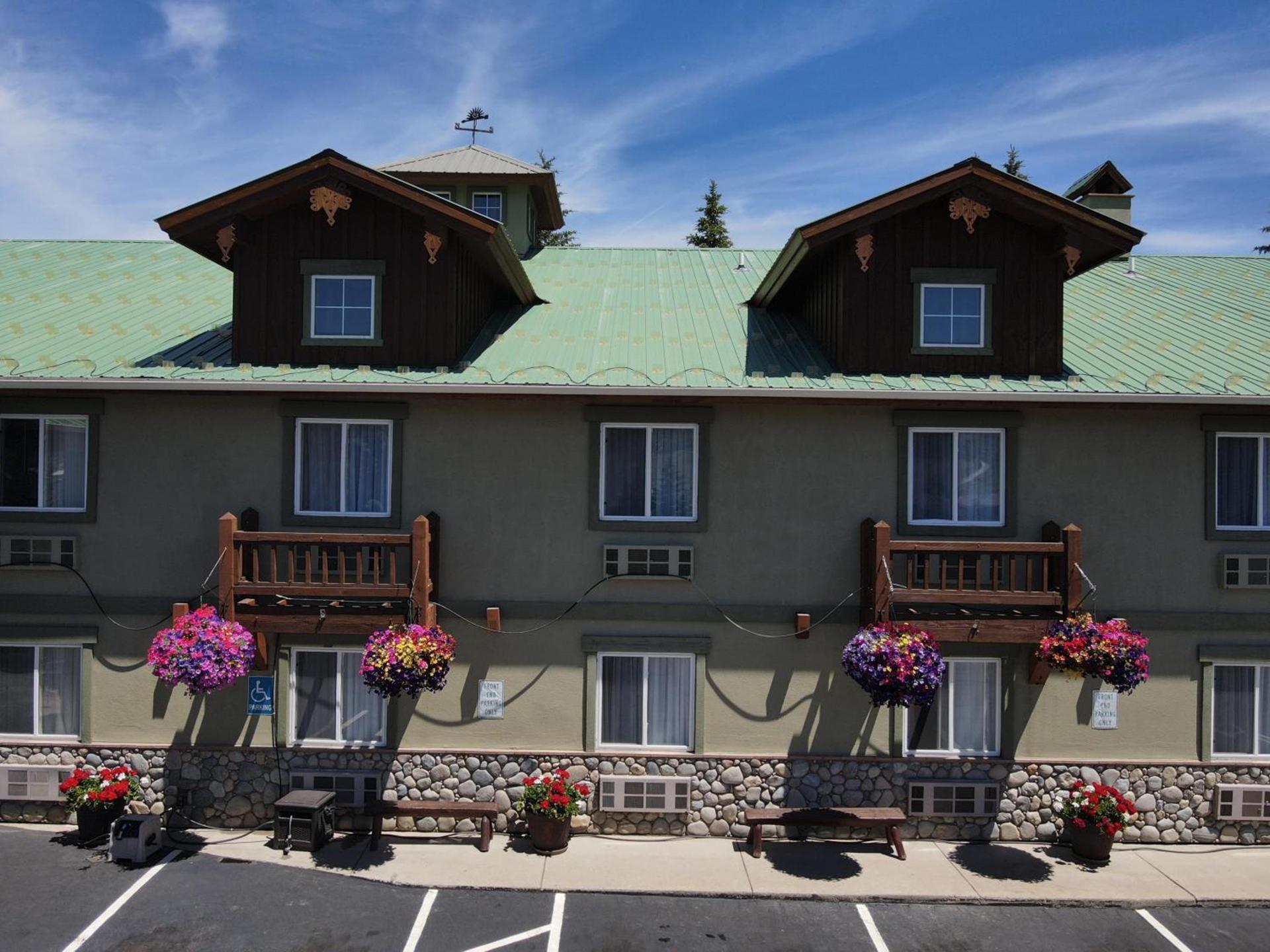 Dillon Inn photo 19