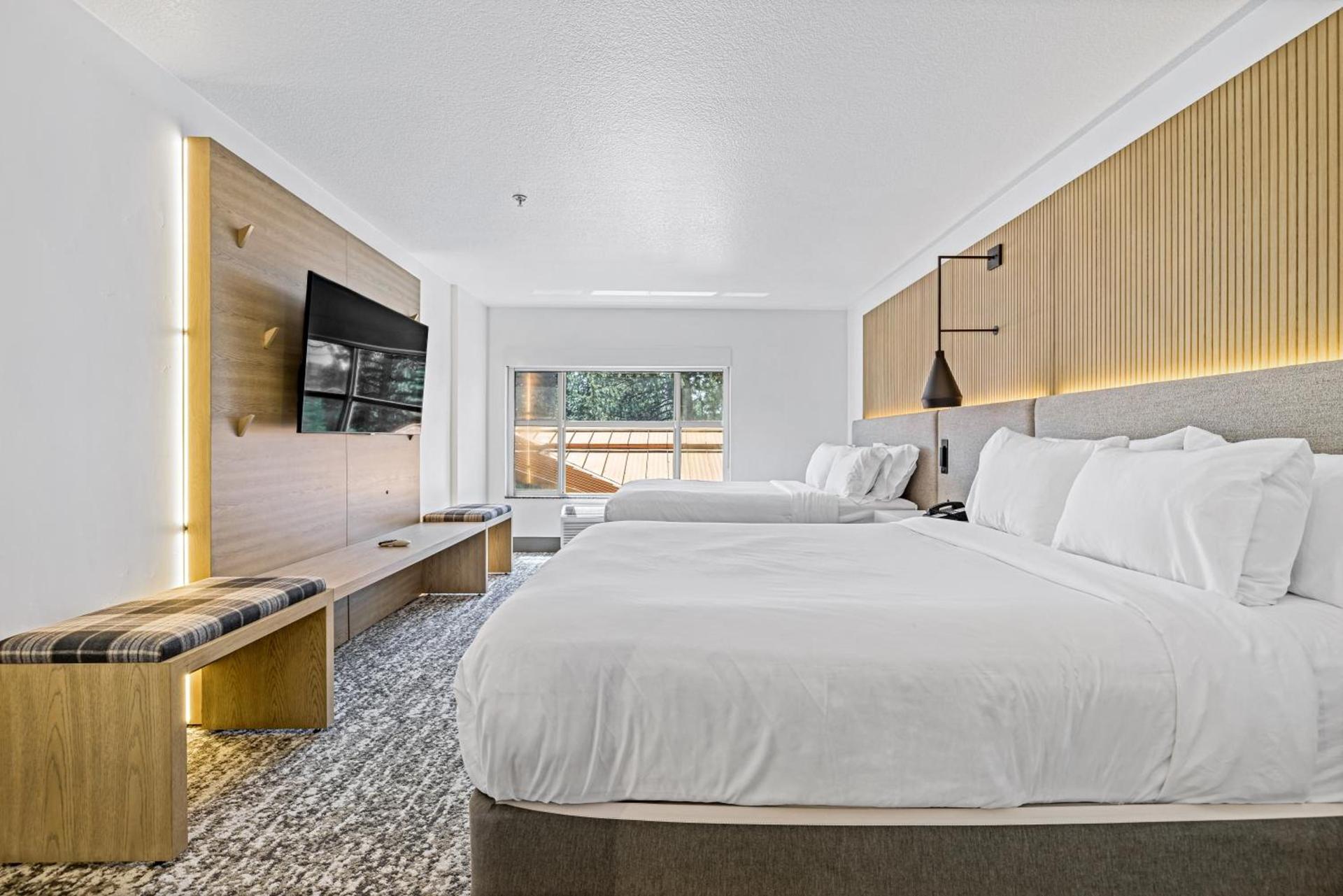 The Evergreen Hotel photo 9