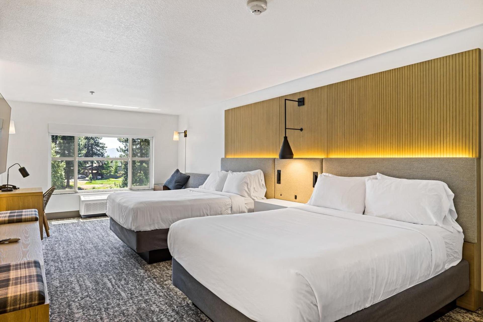 The Evergreen Hotel photo 16