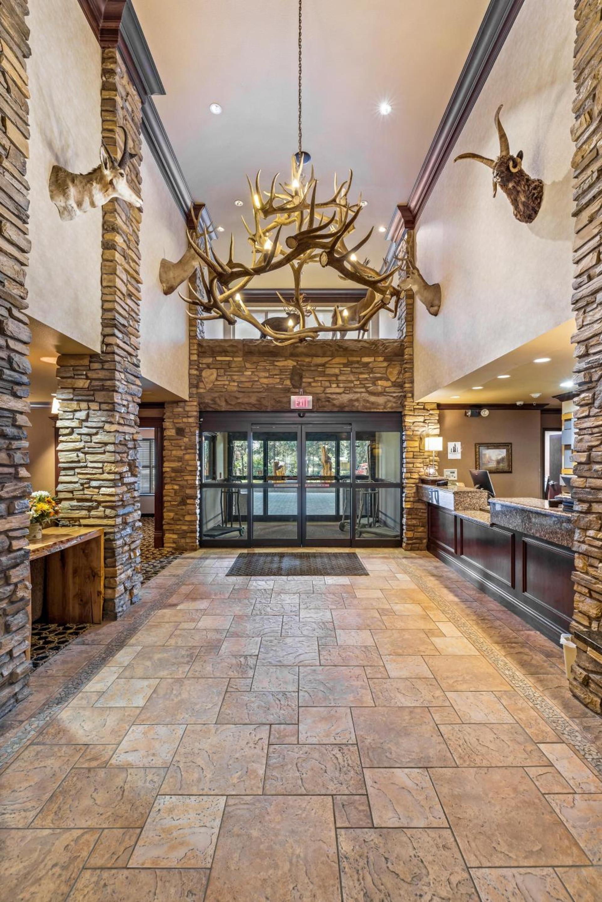 The Evergreen Hotel photo 20