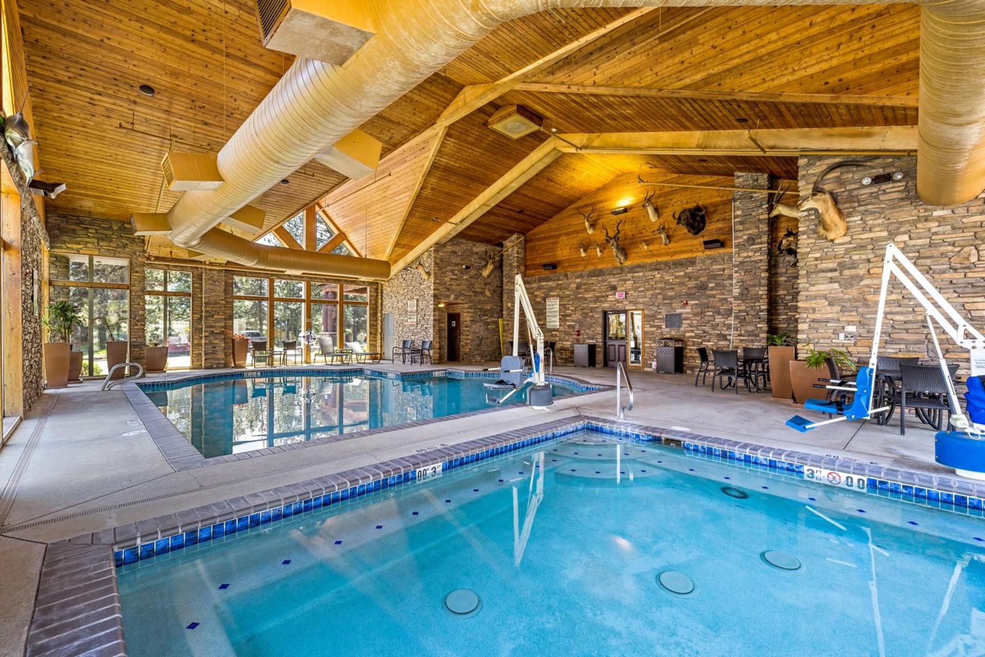 The Evergreen Hotel photo 23