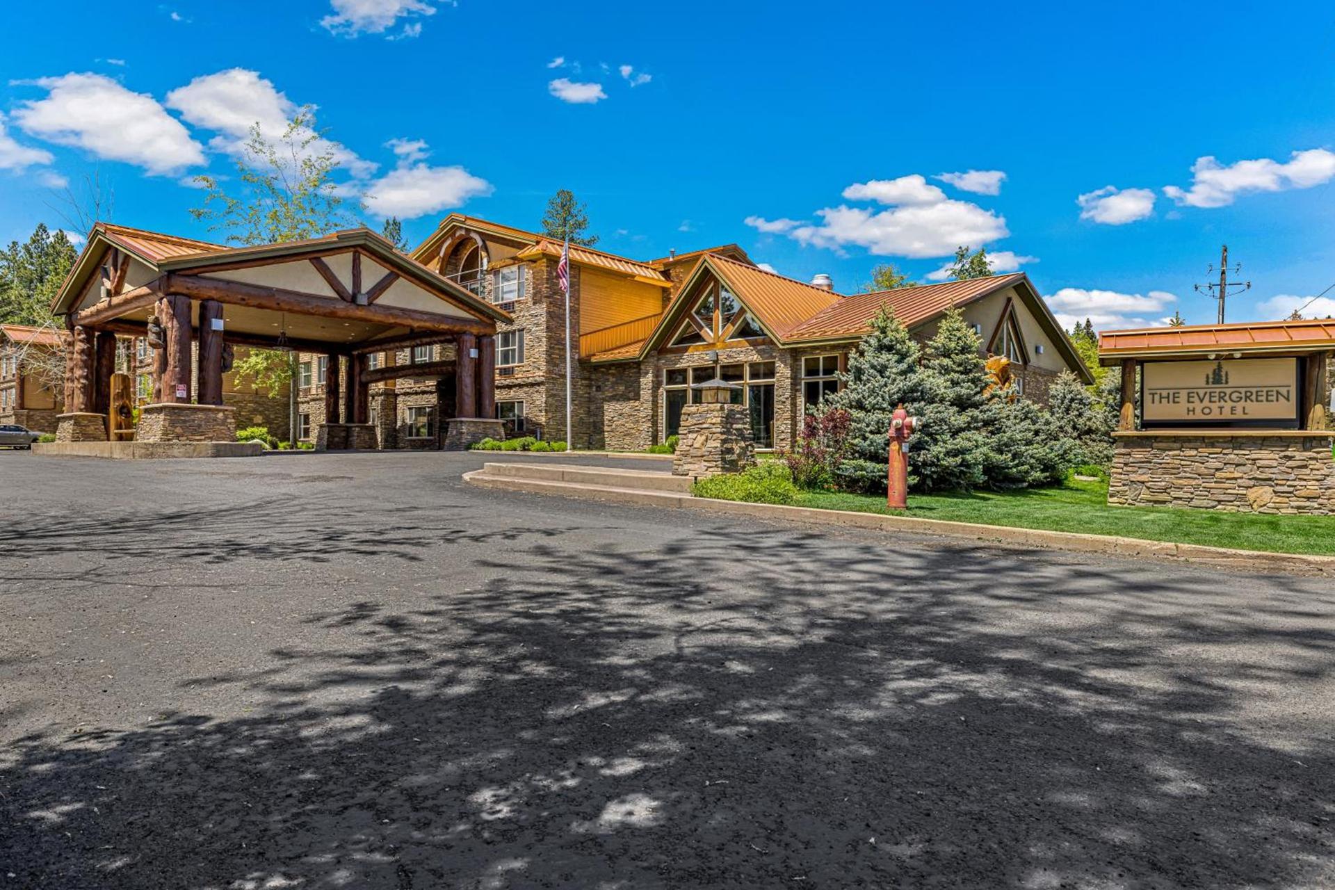 The Evergreen Hotel photo 24