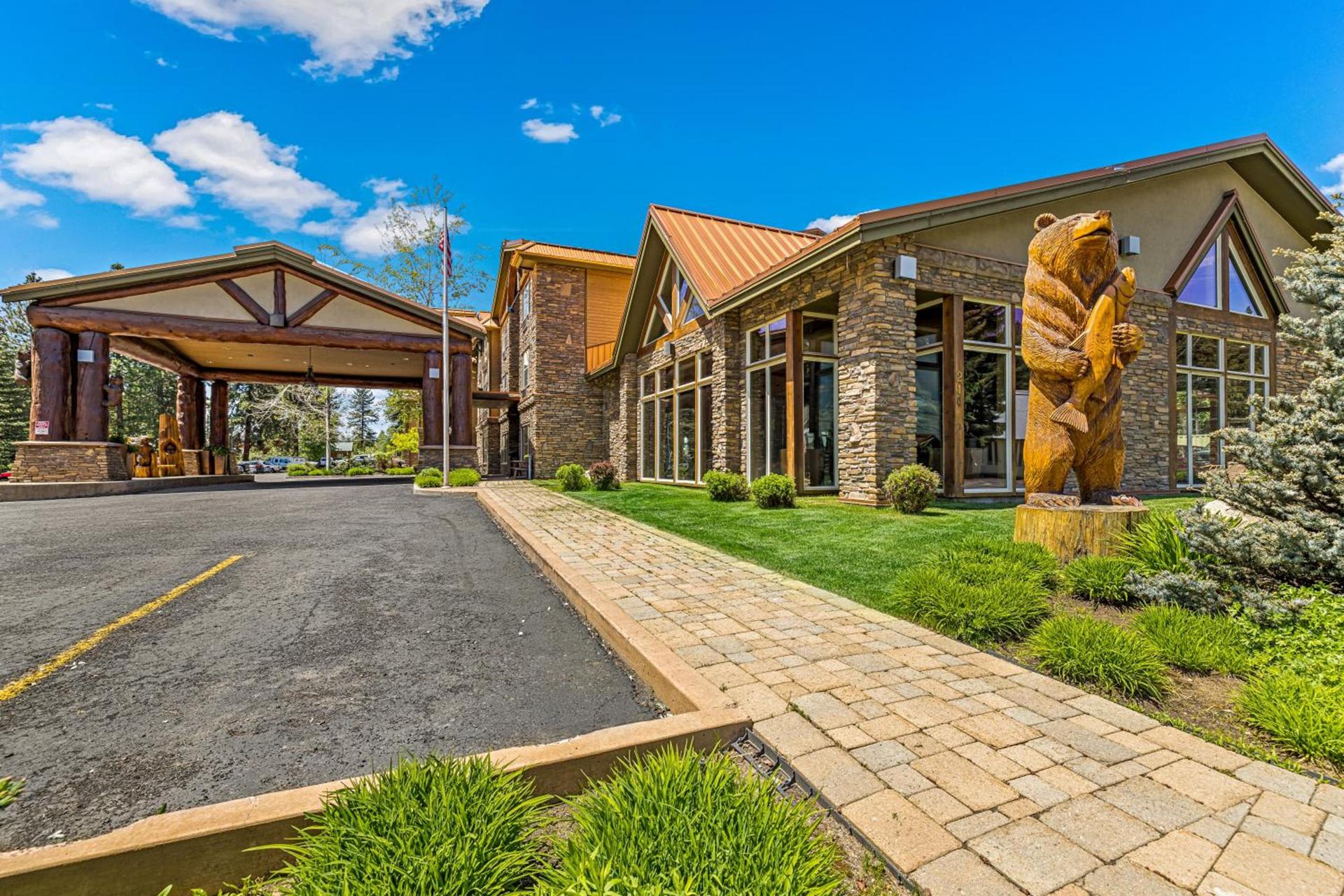 The Evergreen Hotel photo 26