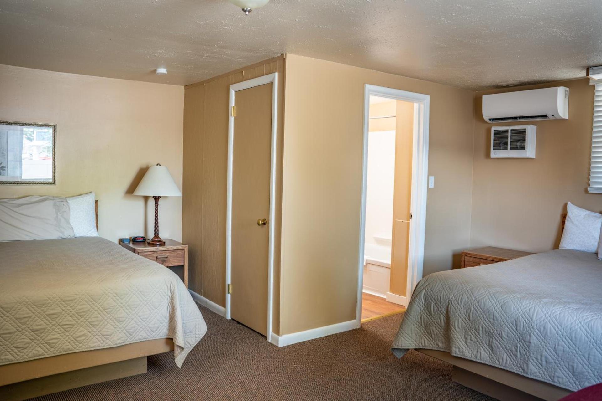 Oregon Trail Inn photo 22