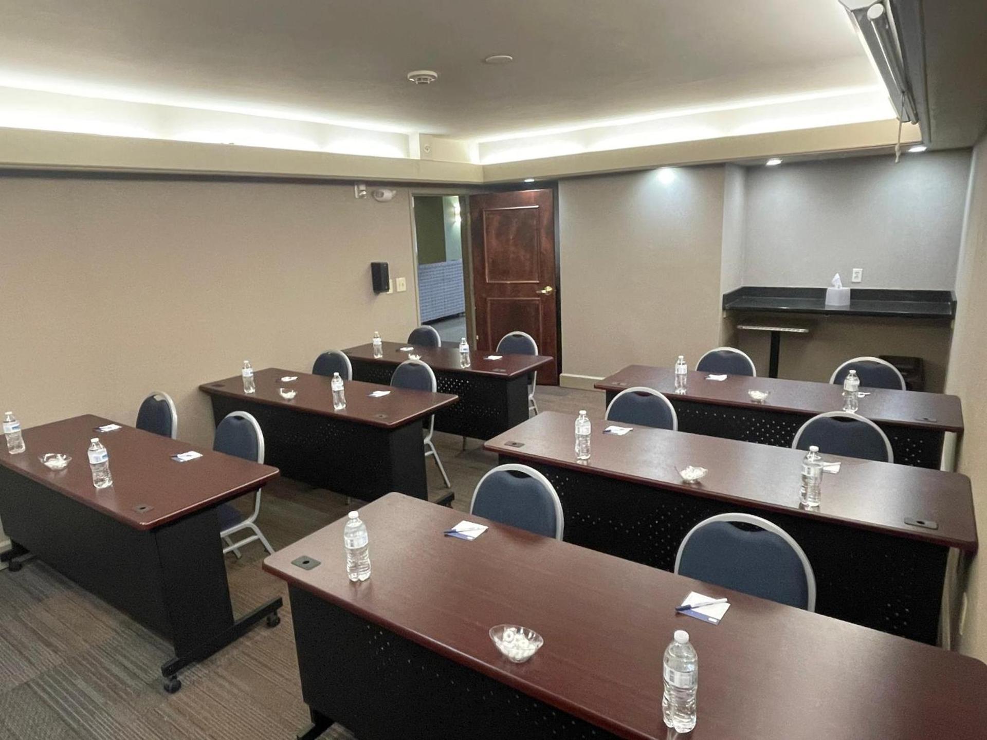 Holiday Inn Express Cleveland Downtown by IHG photo 26