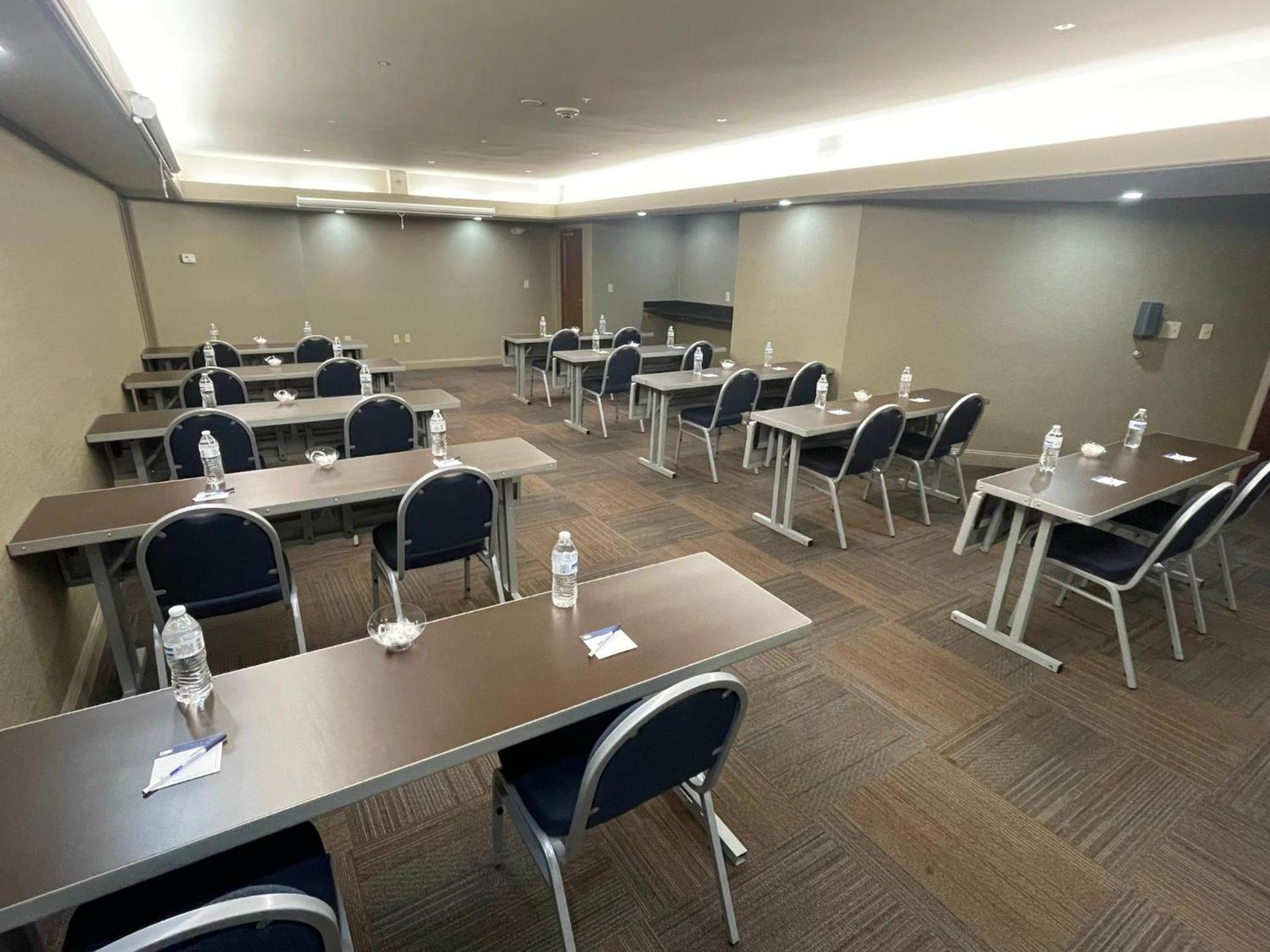 Holiday Inn Express Cleveland Downtown by IHG photo 13