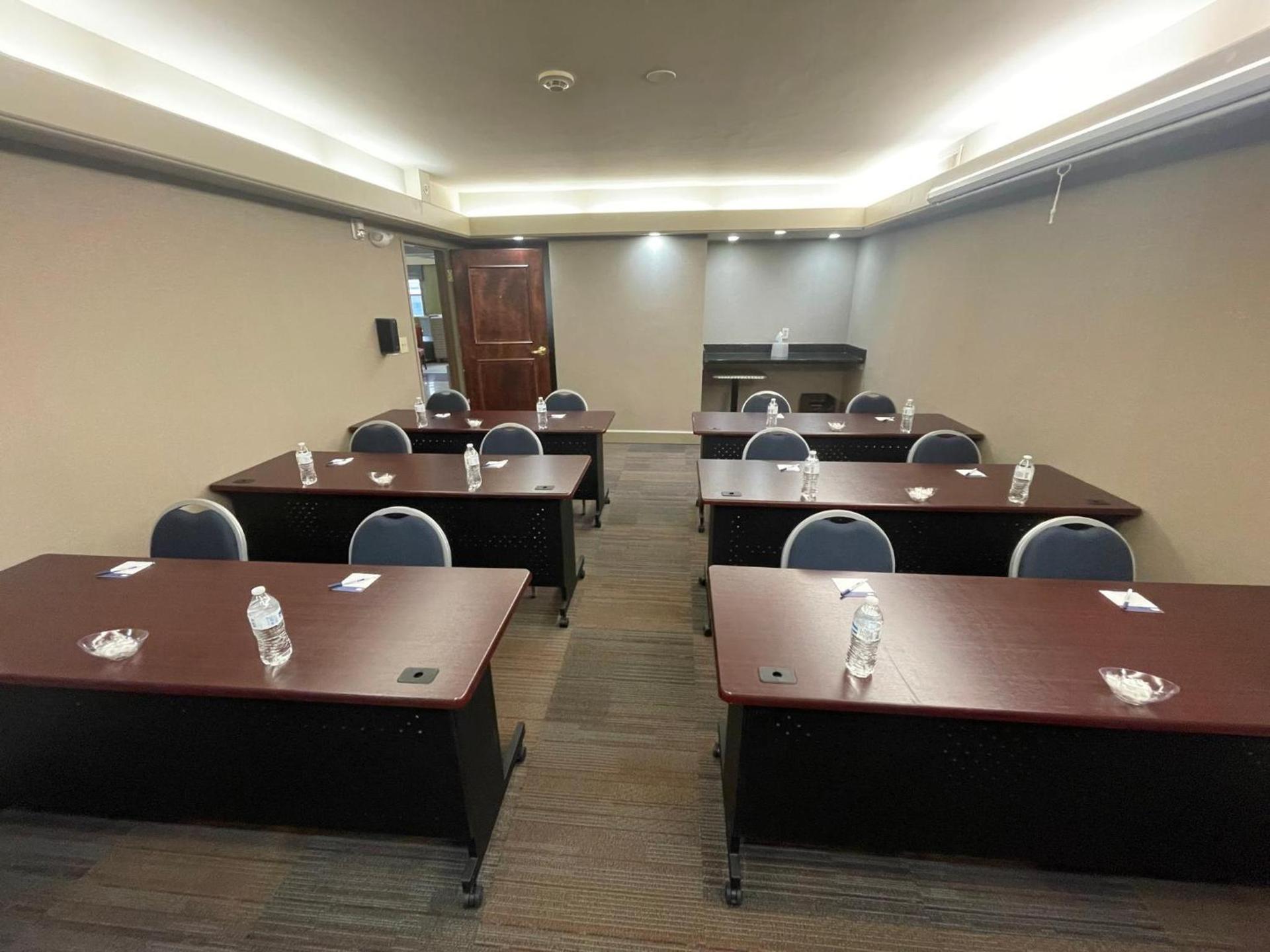Holiday Inn Express Cleveland Downtown by IHG photo 25