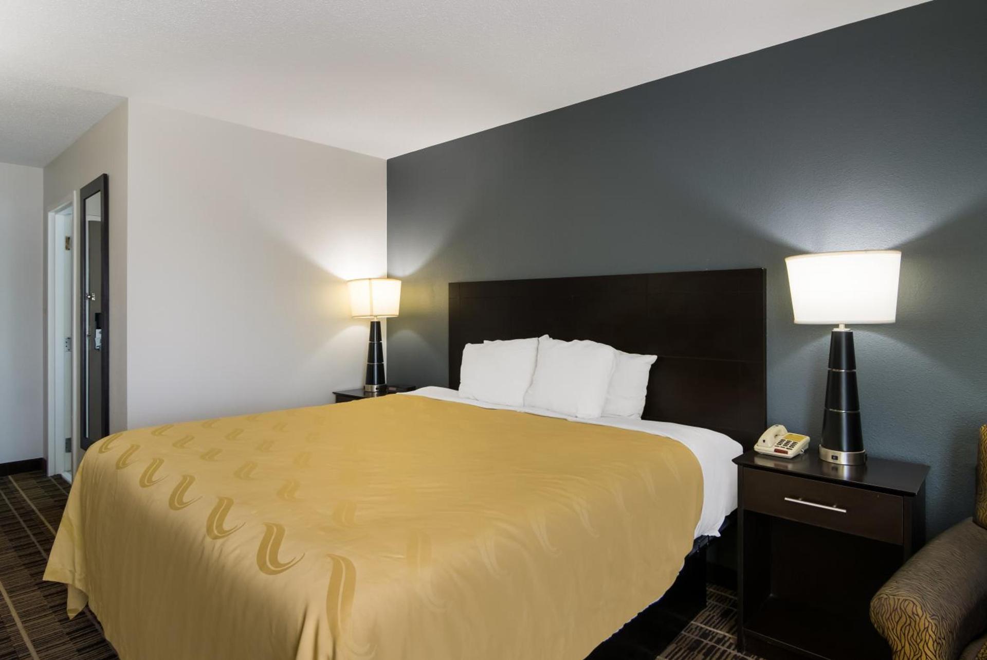 Quality Inn Aurora - Naperville Area photo 37