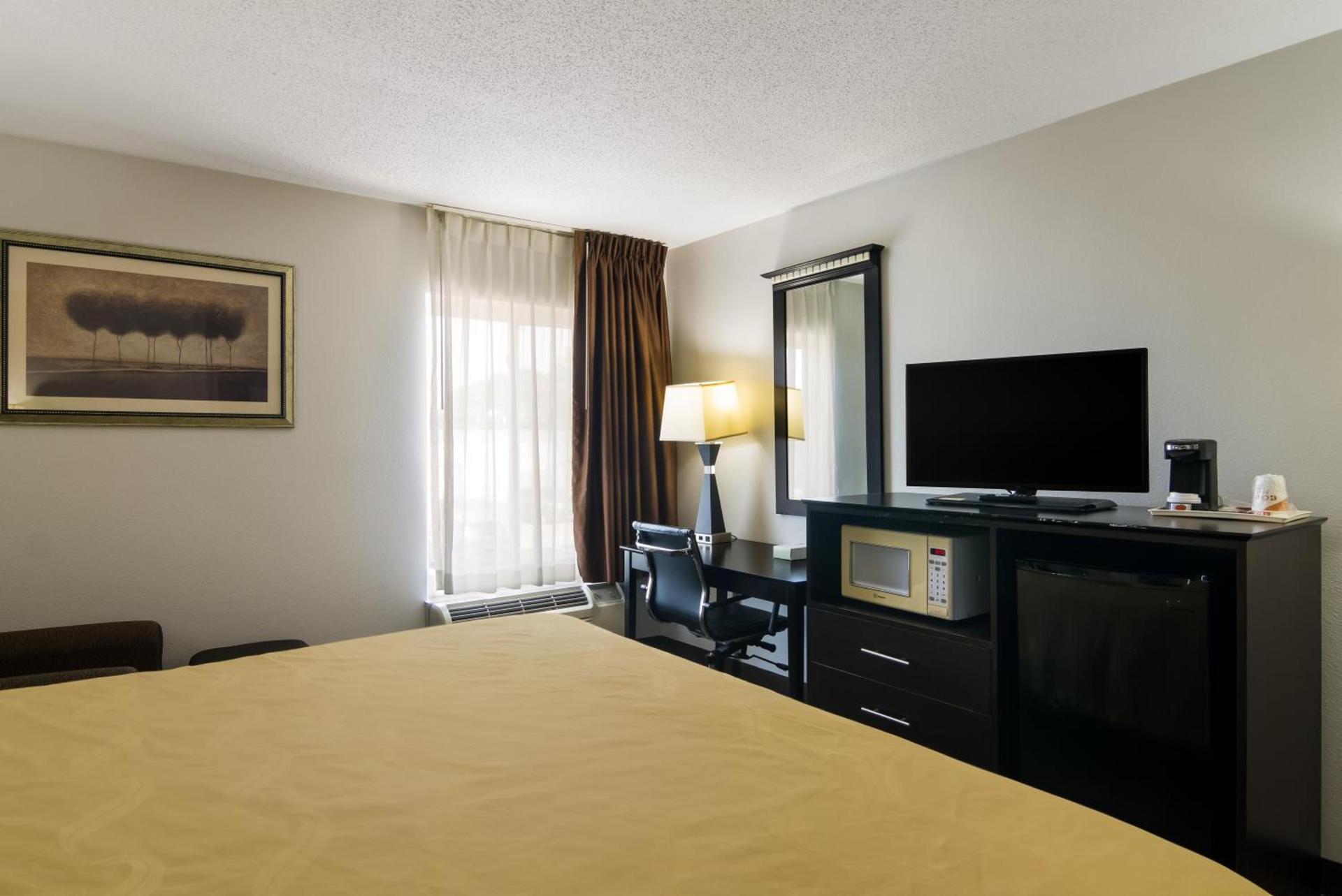 Quality Inn Aurora - Naperville Area photo 36