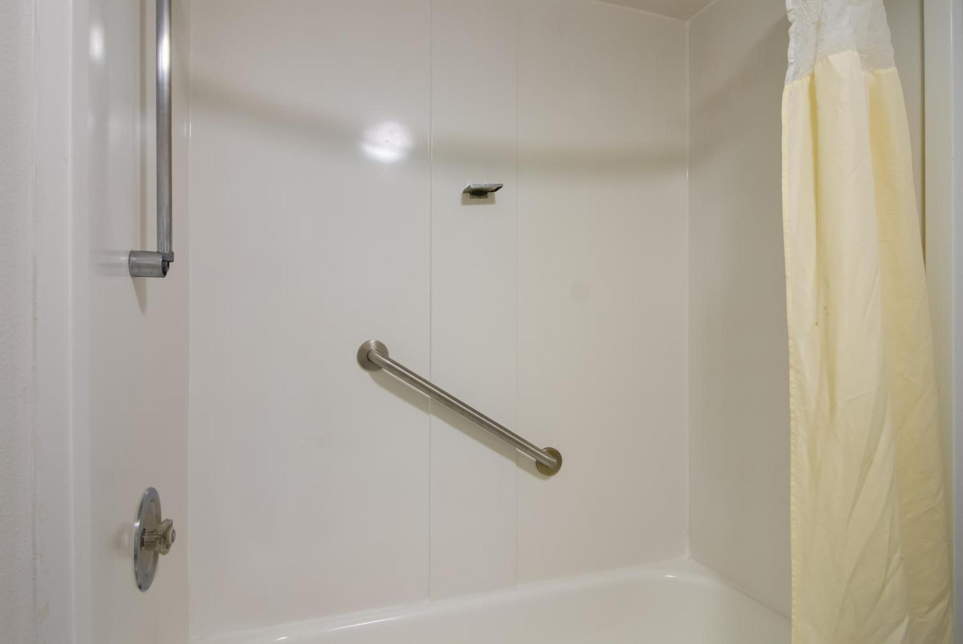 Quality Inn Aurora - Naperville Area photo 39