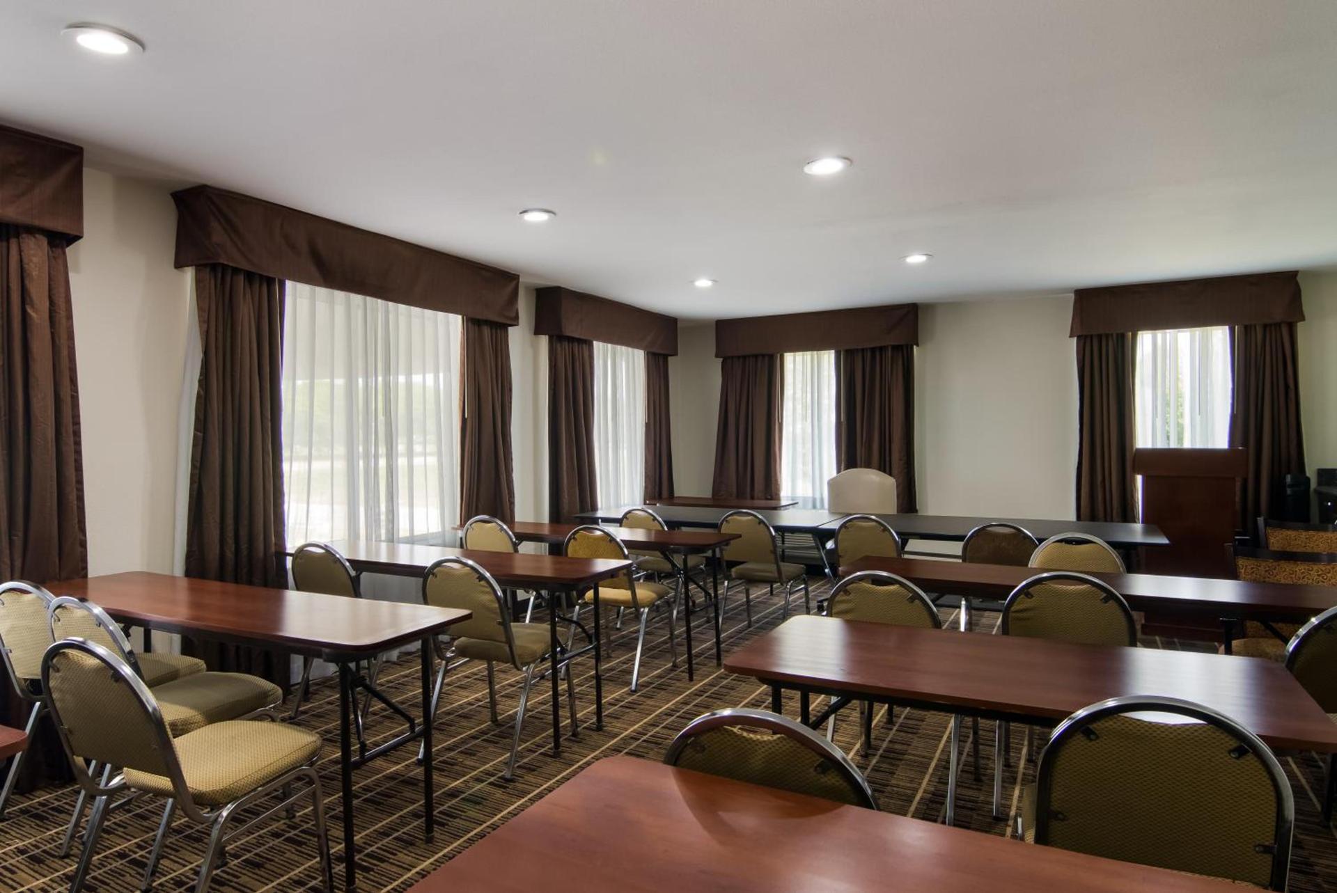 Quality Inn Aurora - Naperville Area photo 46