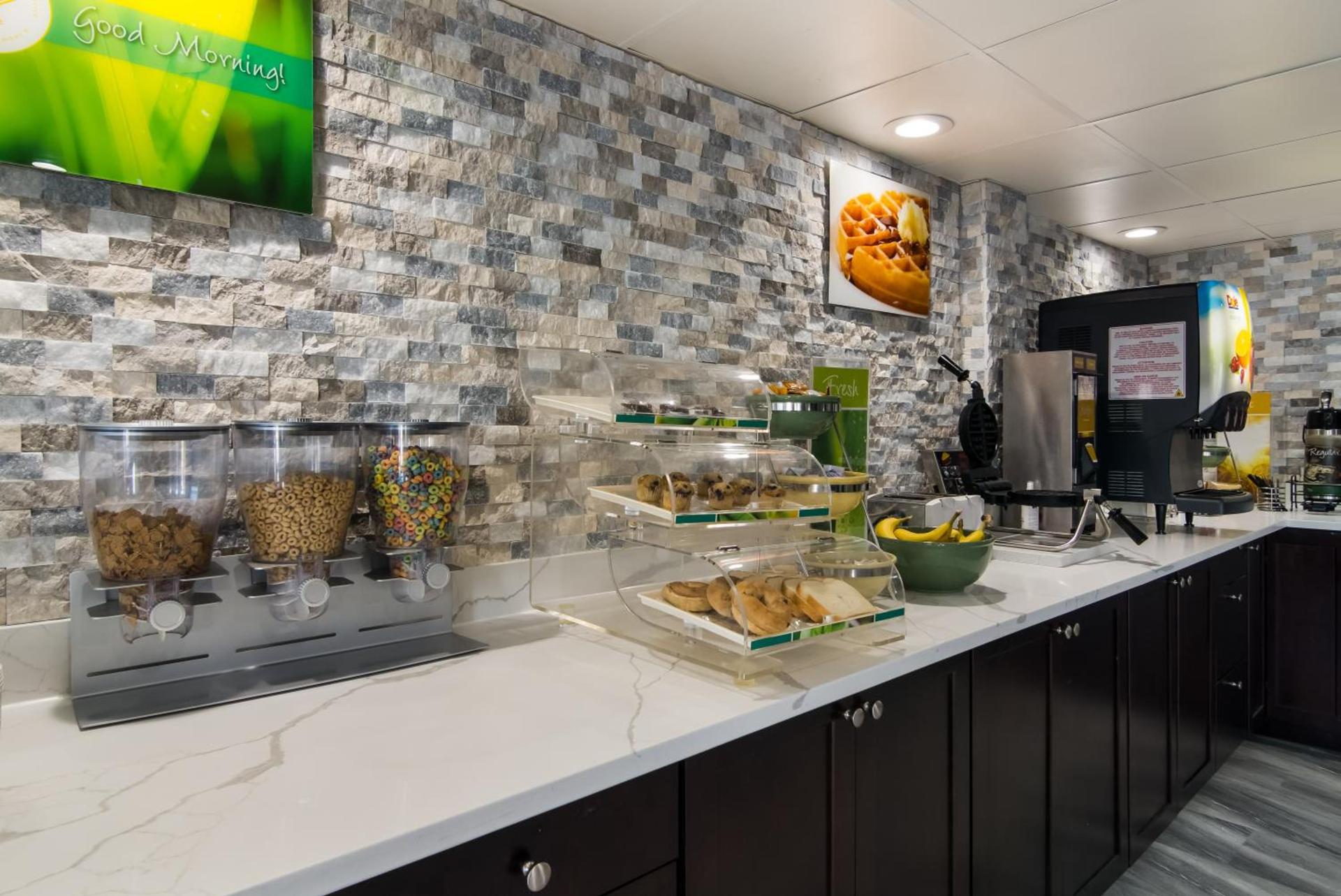 Quality Inn Aurora - Naperville Area photo 58