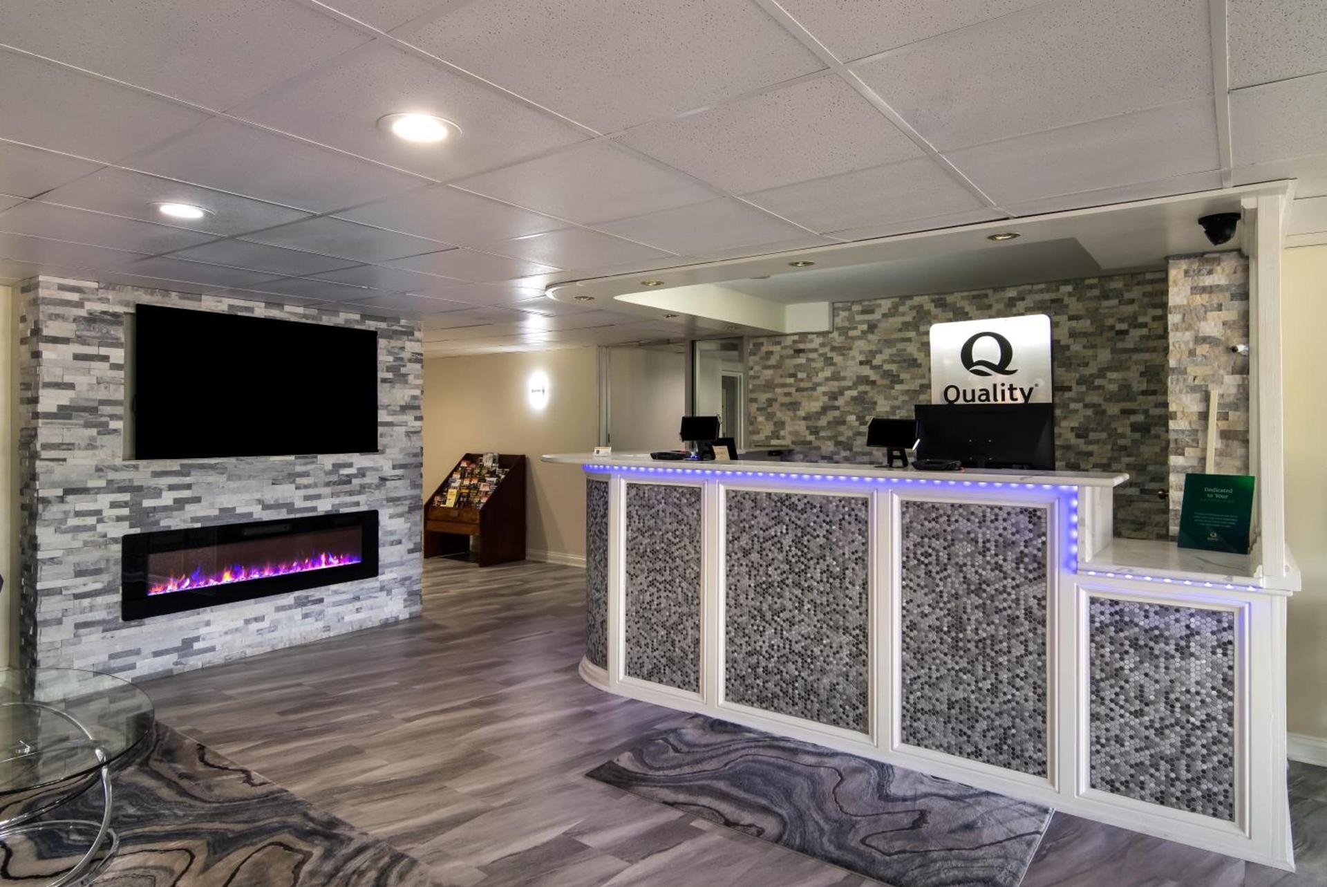 Quality Inn Aurora - Naperville Area photo 62