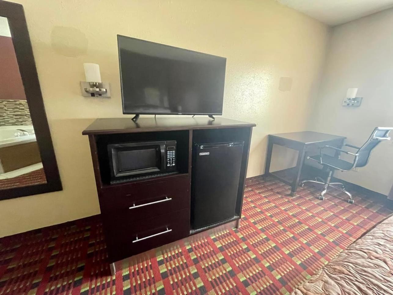 Super 8 by Wyndham Paris IL photo 23