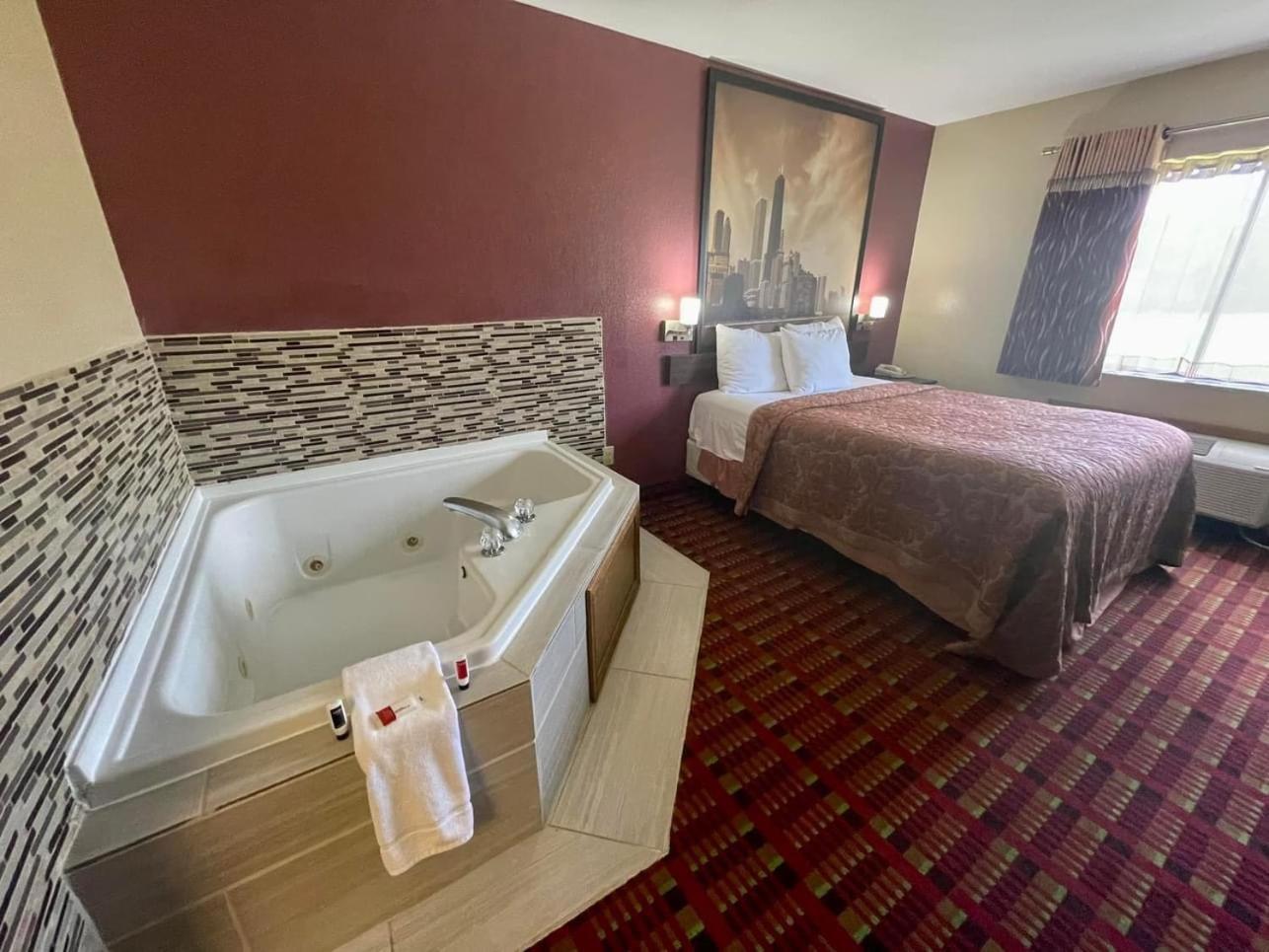 Super 8 by Wyndham Paris IL photo 29