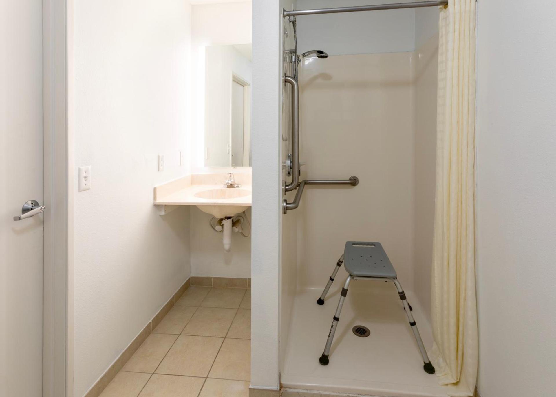 Grandstay Apple Valley photo 11