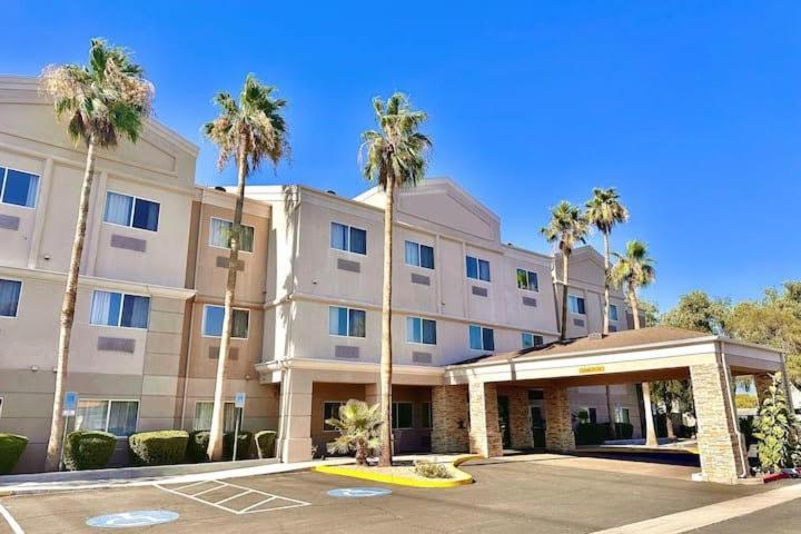 Baymont by Wyndham Phoenix North photo 1