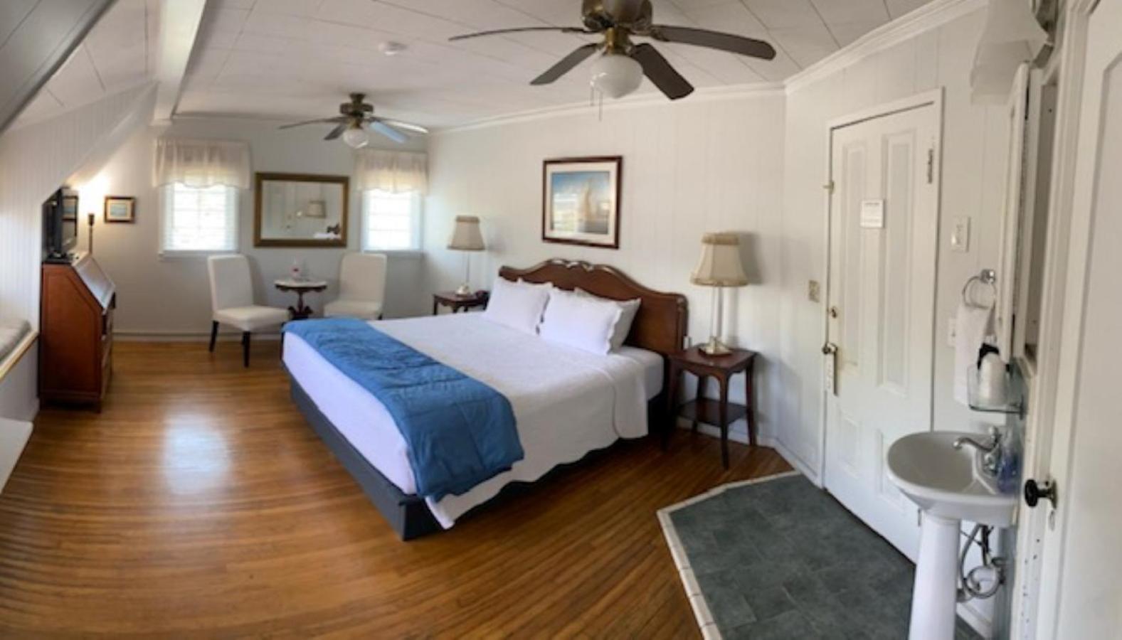 Cherokee Lodge photo 15