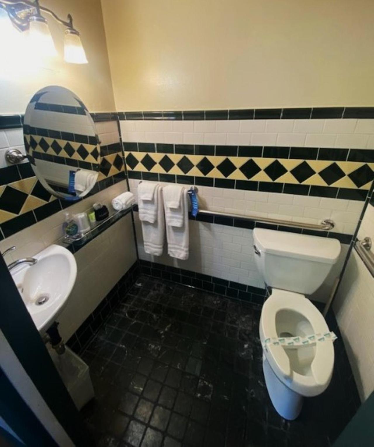 Cherokee Lodge photo 25