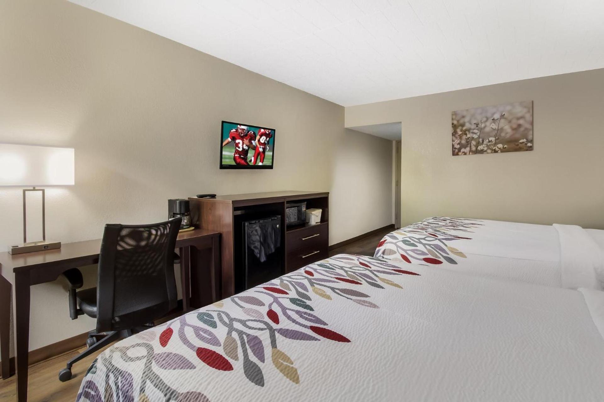 Red Roof Inn New Stanton photo 18