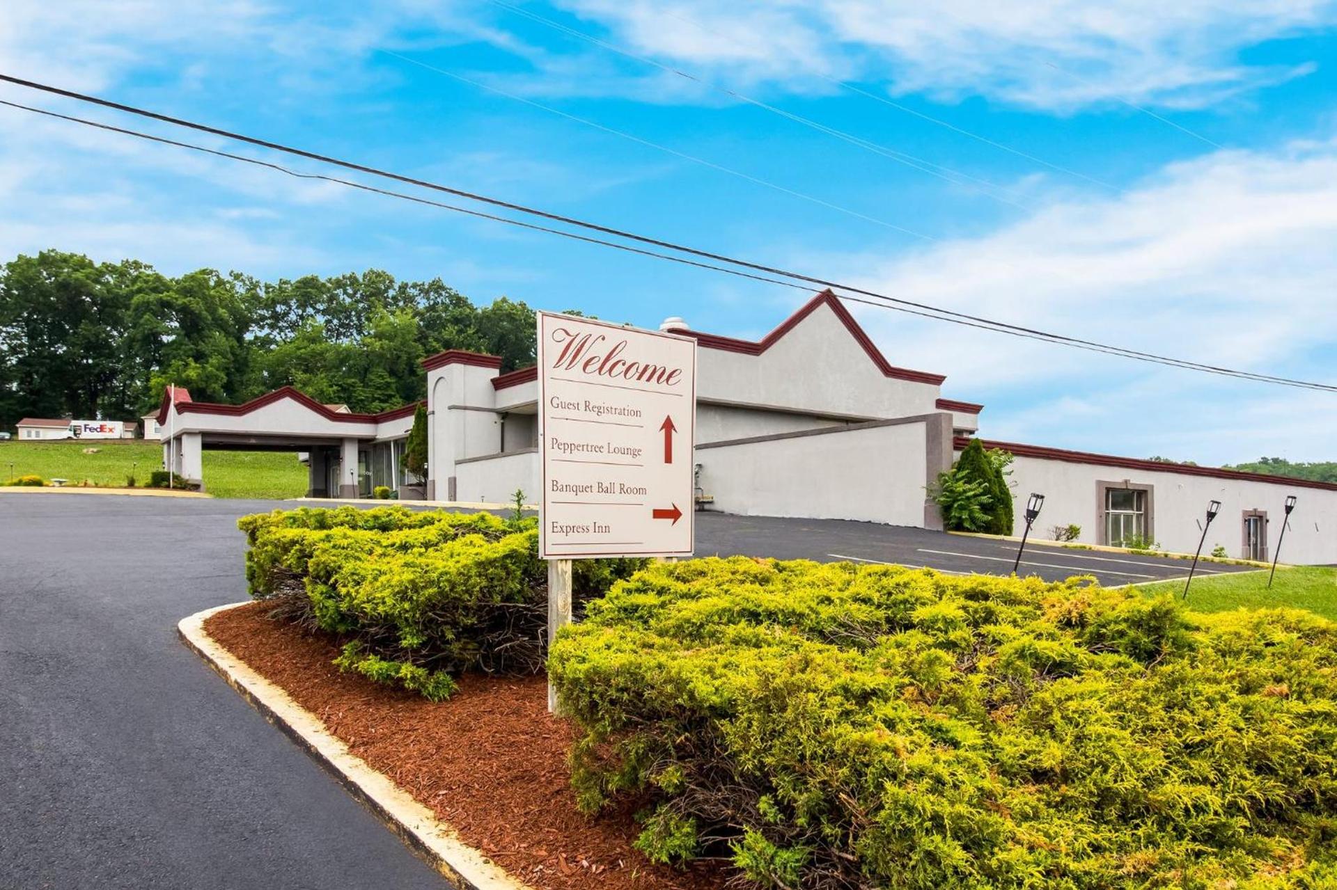 Red Roof Inn New Stanton photo 3