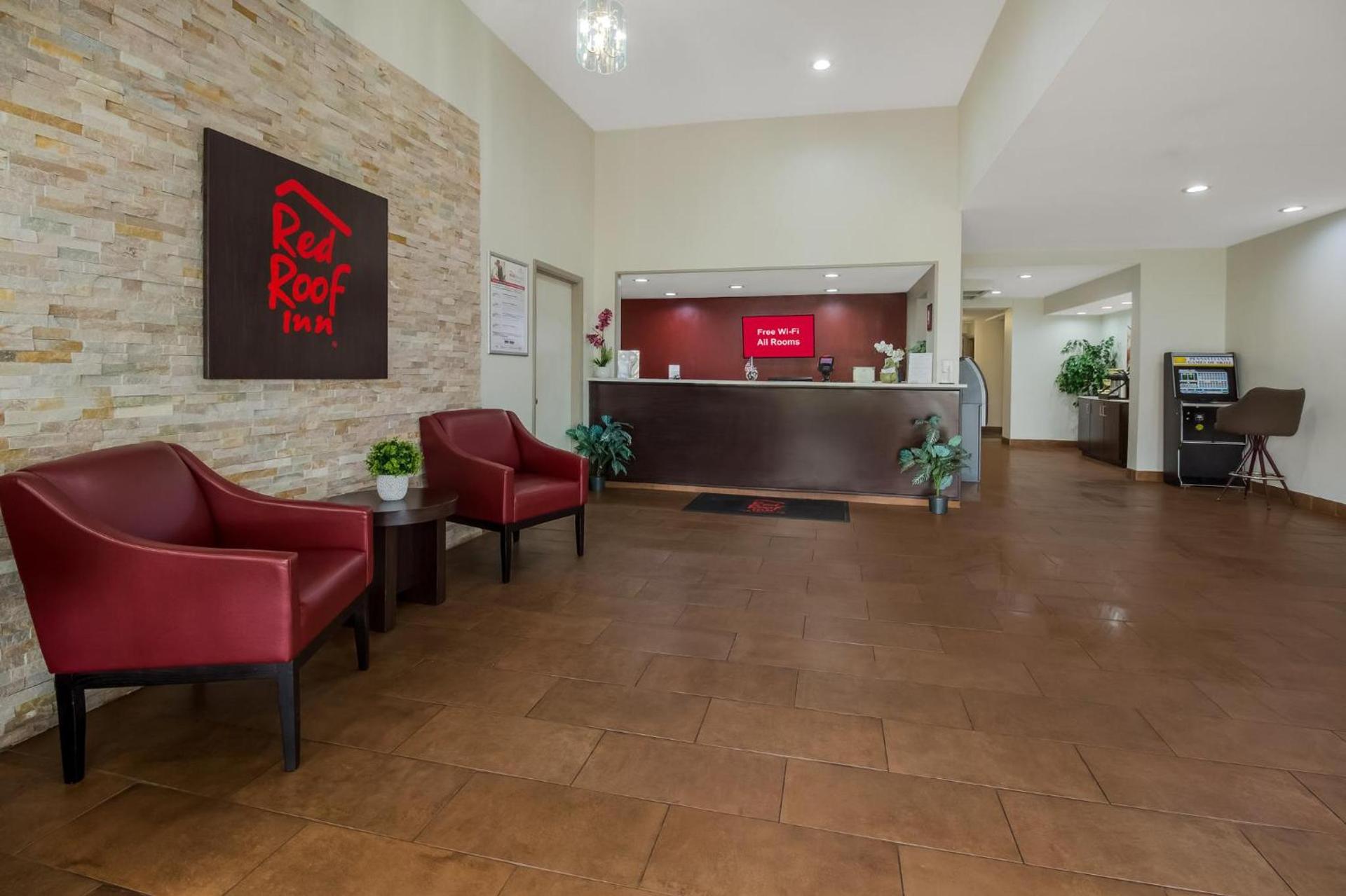 Red Roof Inn New Stanton photo 8