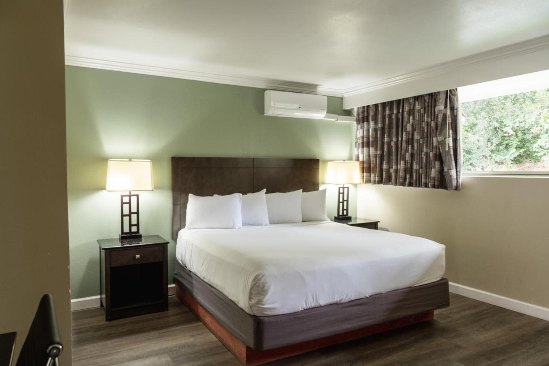 Travelodge by Wyndham Monterey Bay photo 55