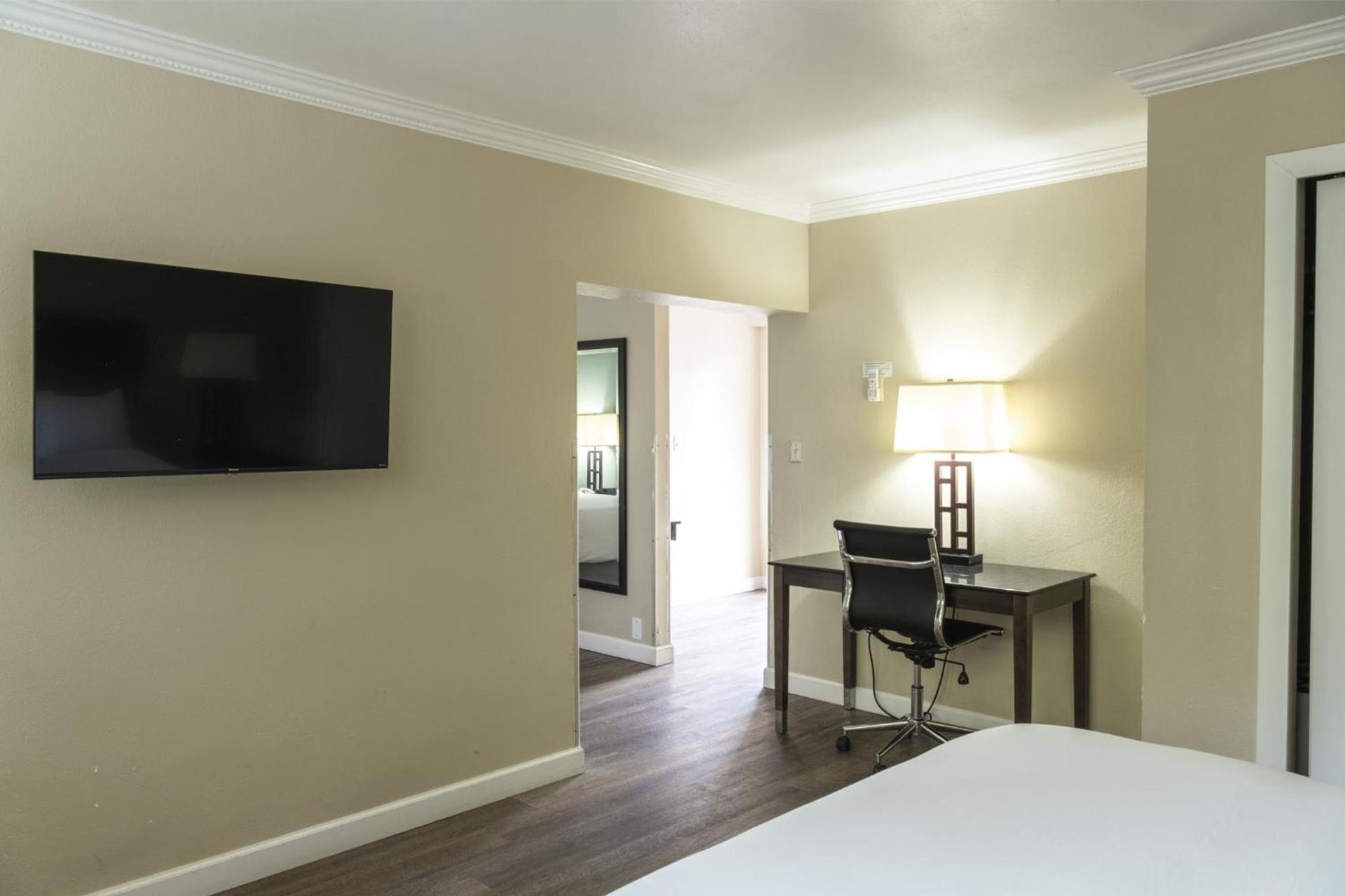 Travelodge by Wyndham Monterey Bay photo 53