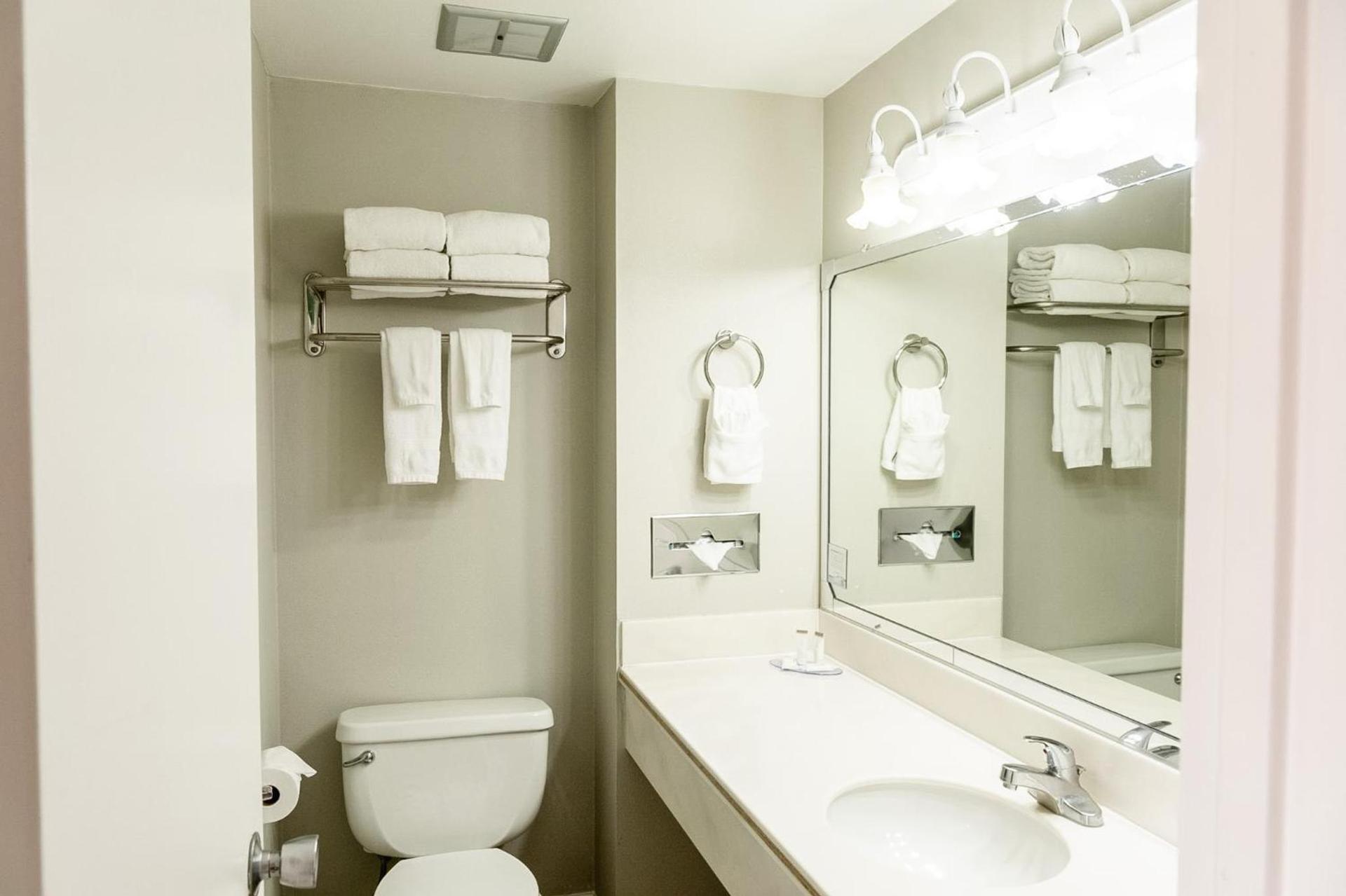 Travelodge by Wyndham Monterey Bay photo 57