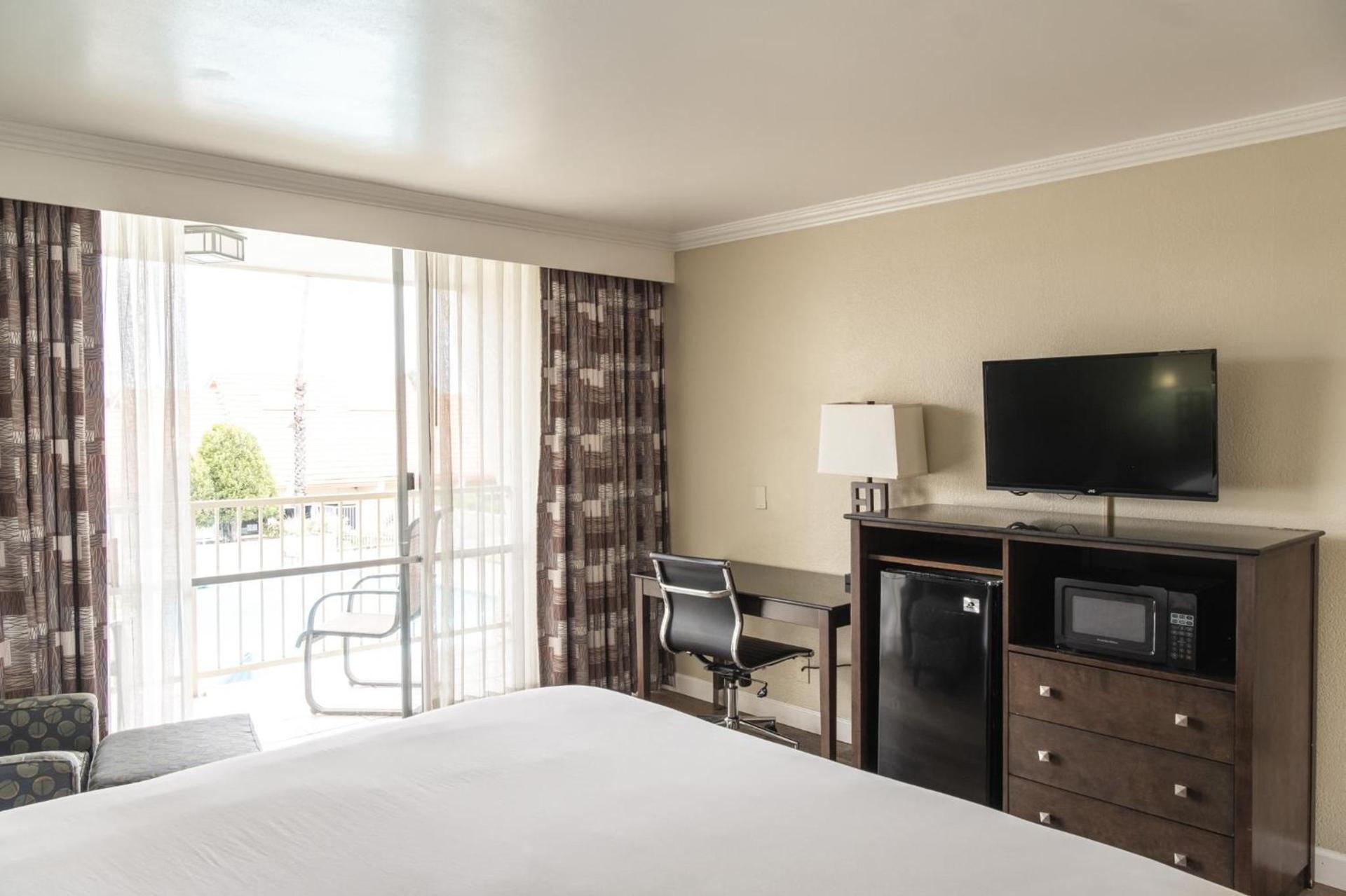Travelodge by Wyndham Monterey Bay photo 61