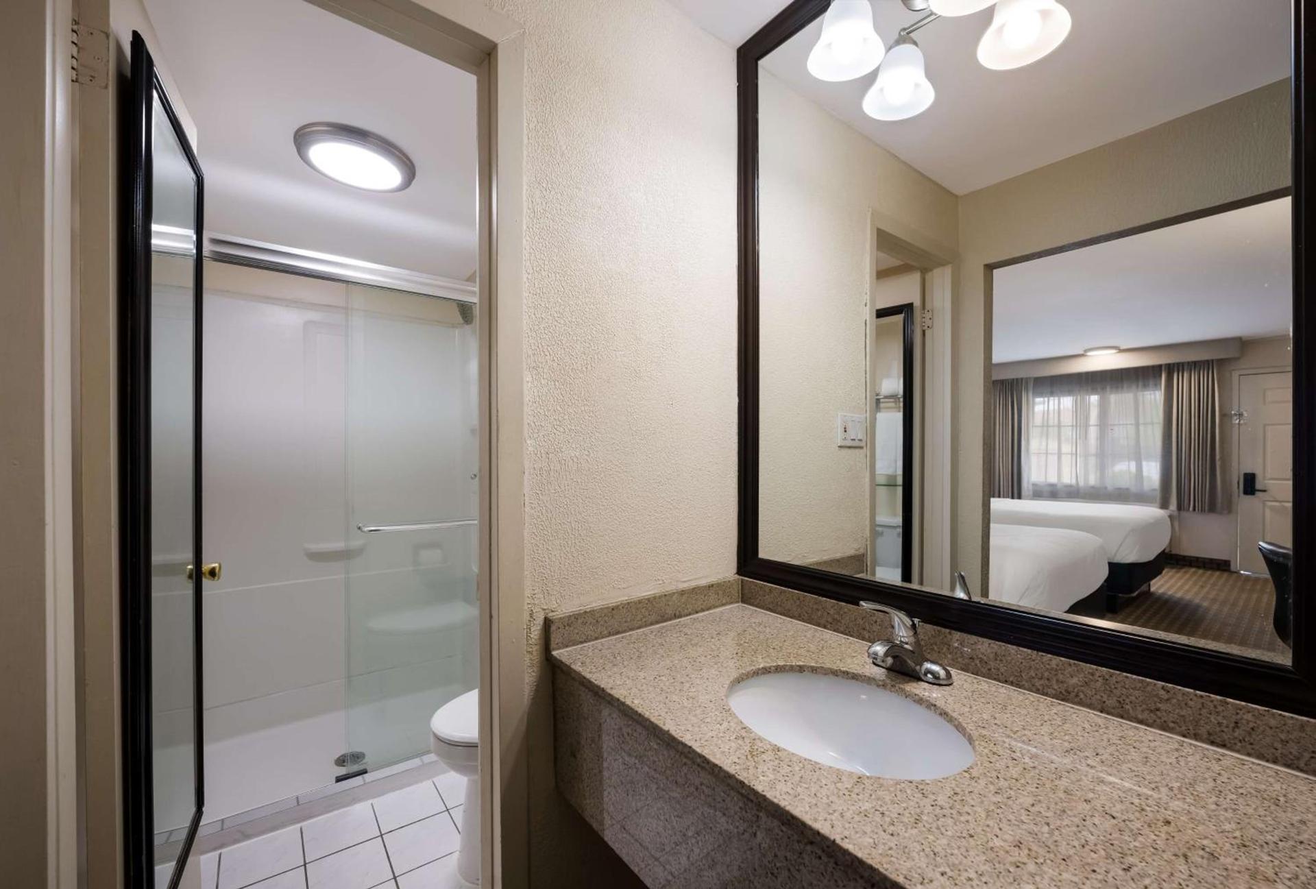 SureStay Plus by Best Western Woodbury Inn photo 22