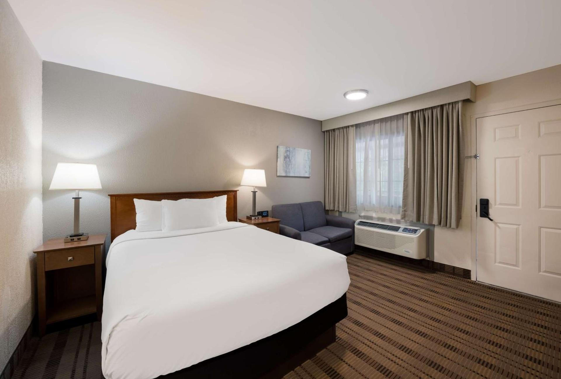 SureStay Plus by Best Western Woodbury Inn photo 25