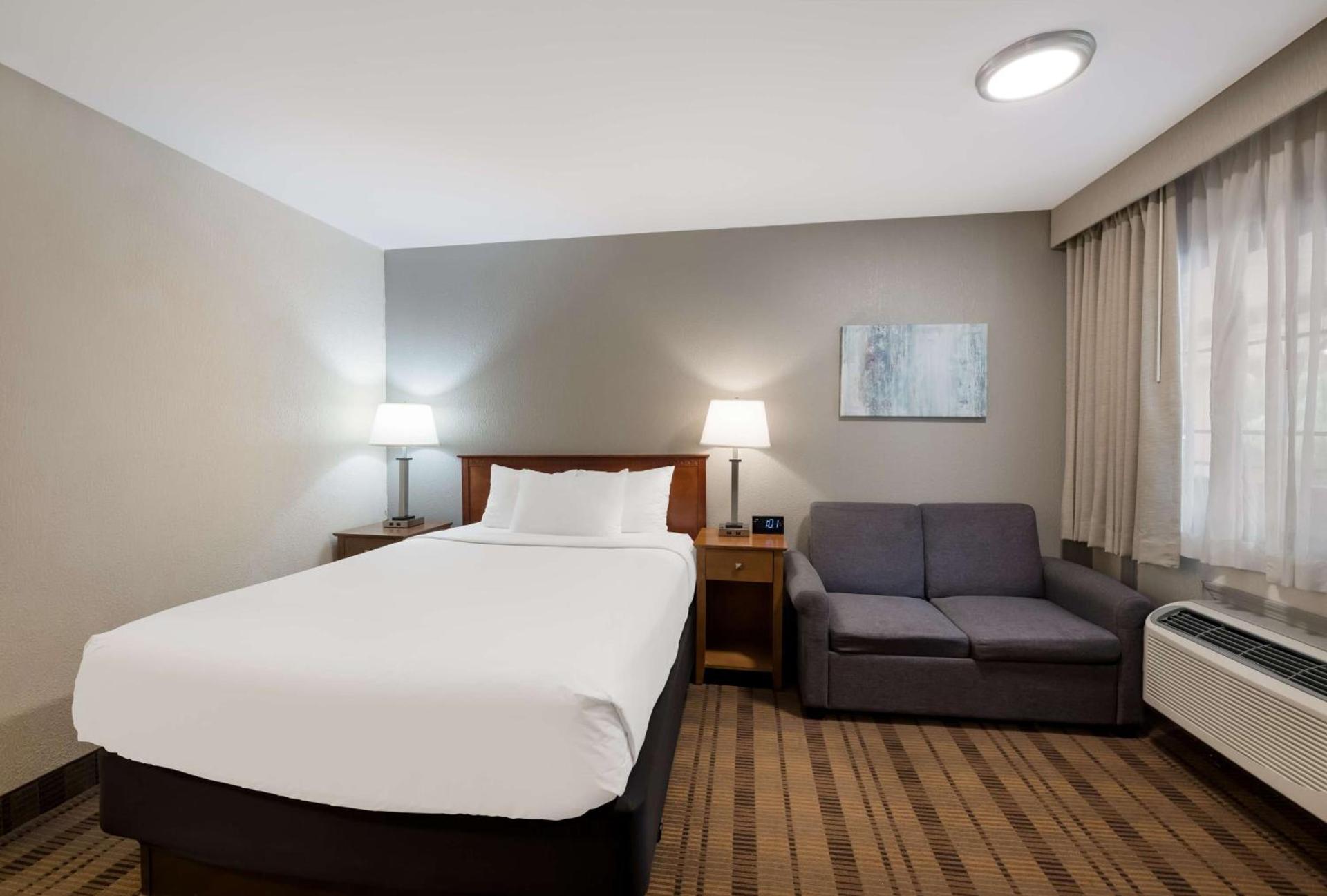 SureStay Plus by Best Western Woodbury Inn photo 11
