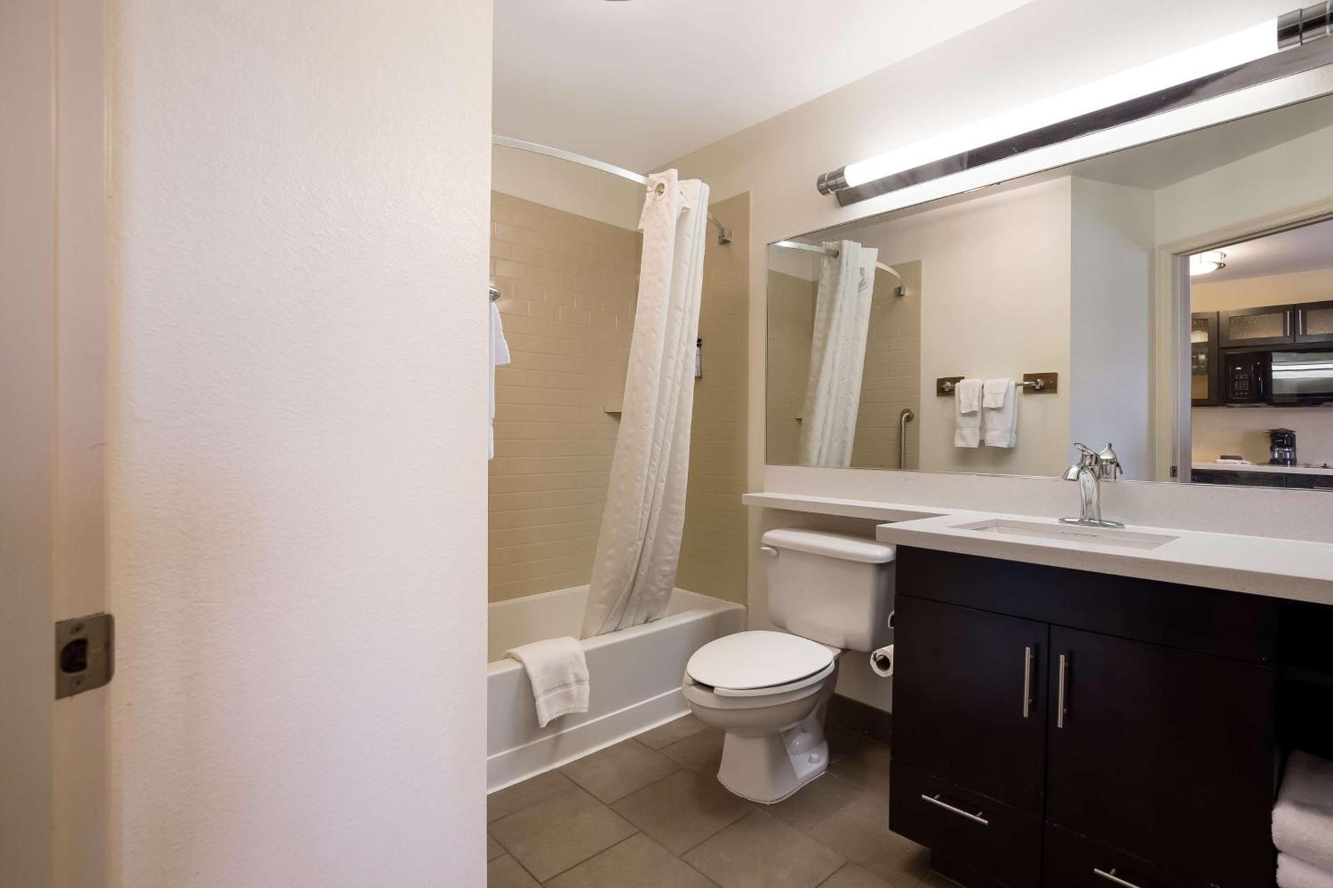 Sonesta Simply Suites St Louis Earth City photo 15