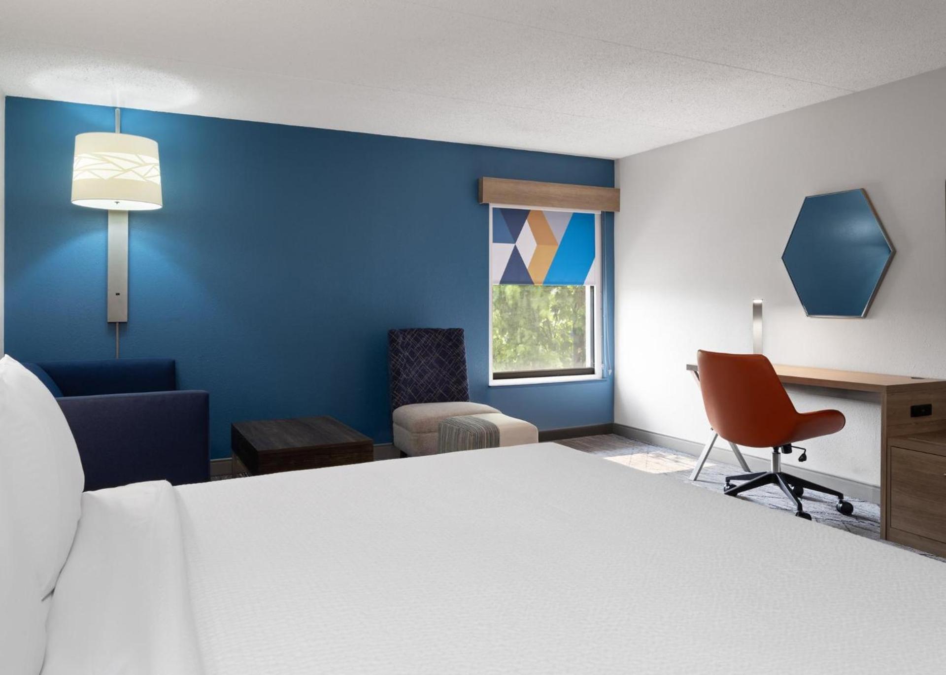 Holiday Inn Express Indianapolis Airport by IHG photo 68