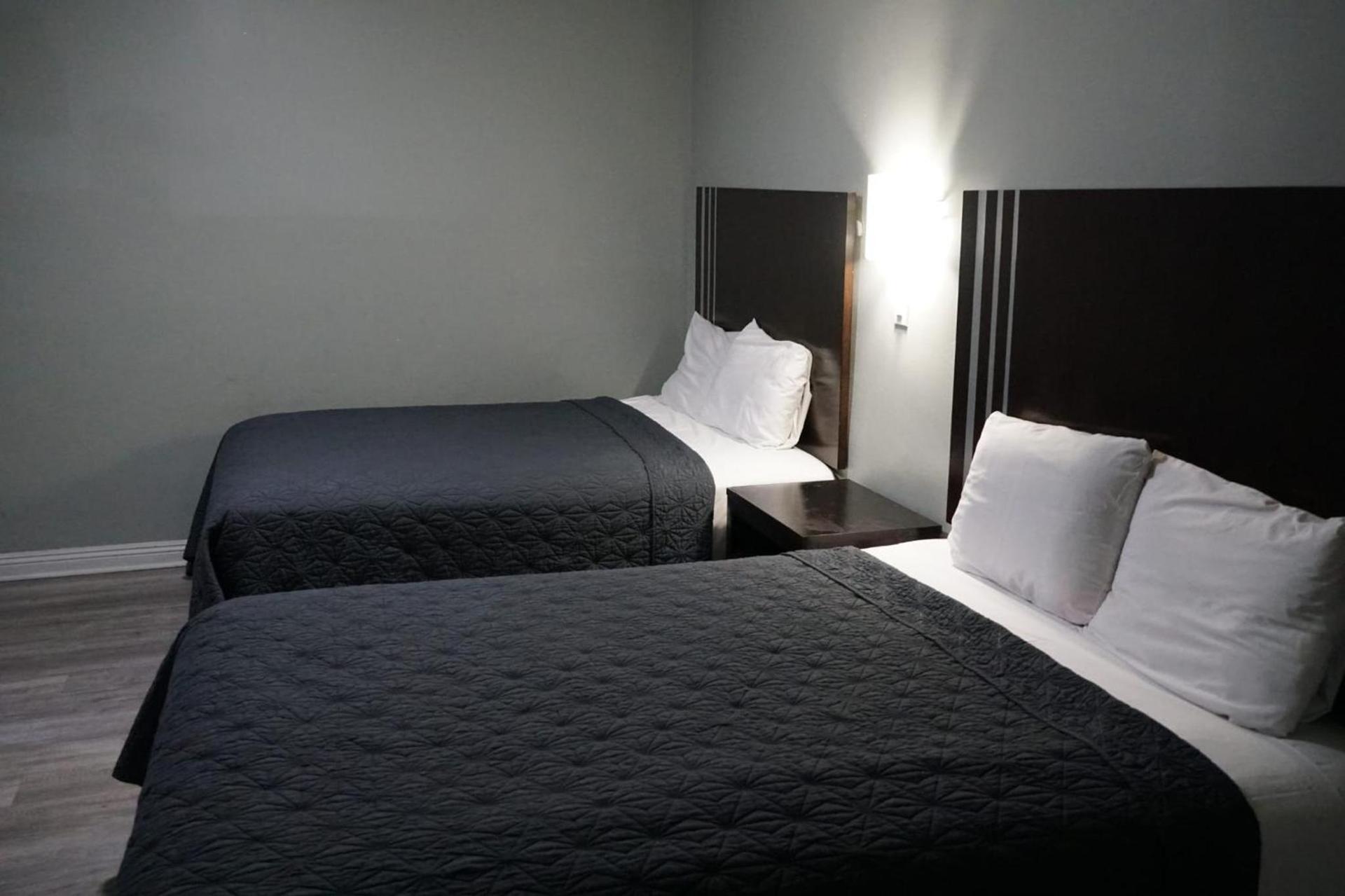 Avenue Motel photo 12
