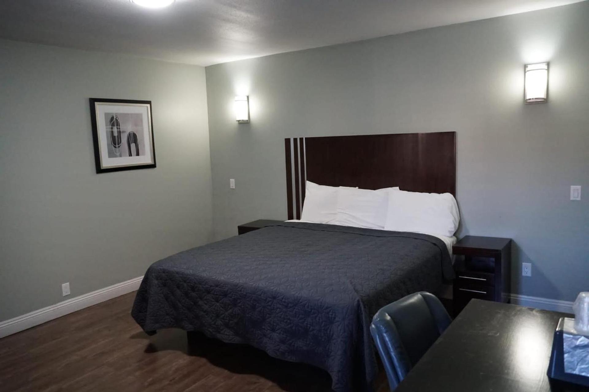 Avenue Motel photo 15