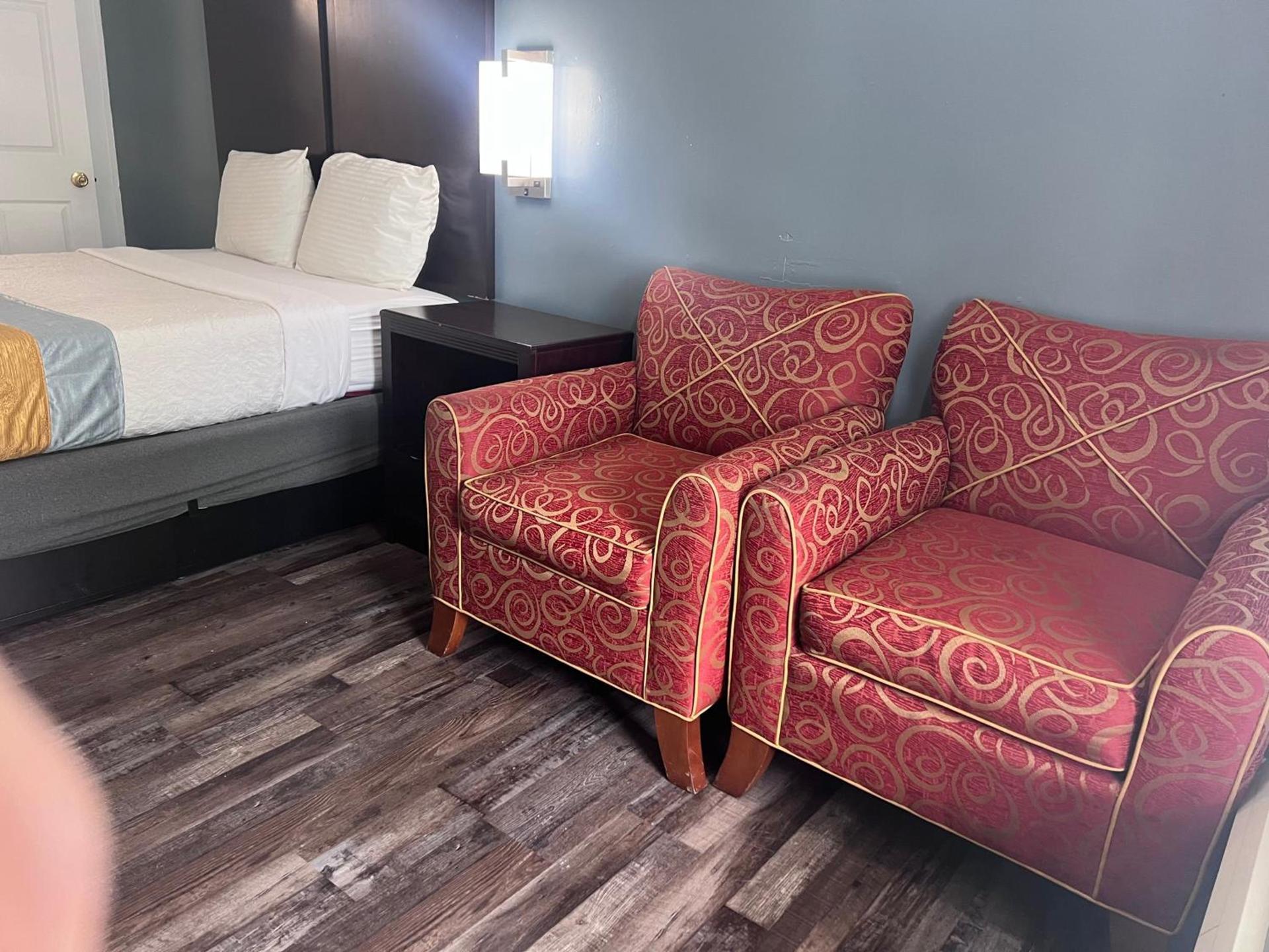 Smith Motel photo 27