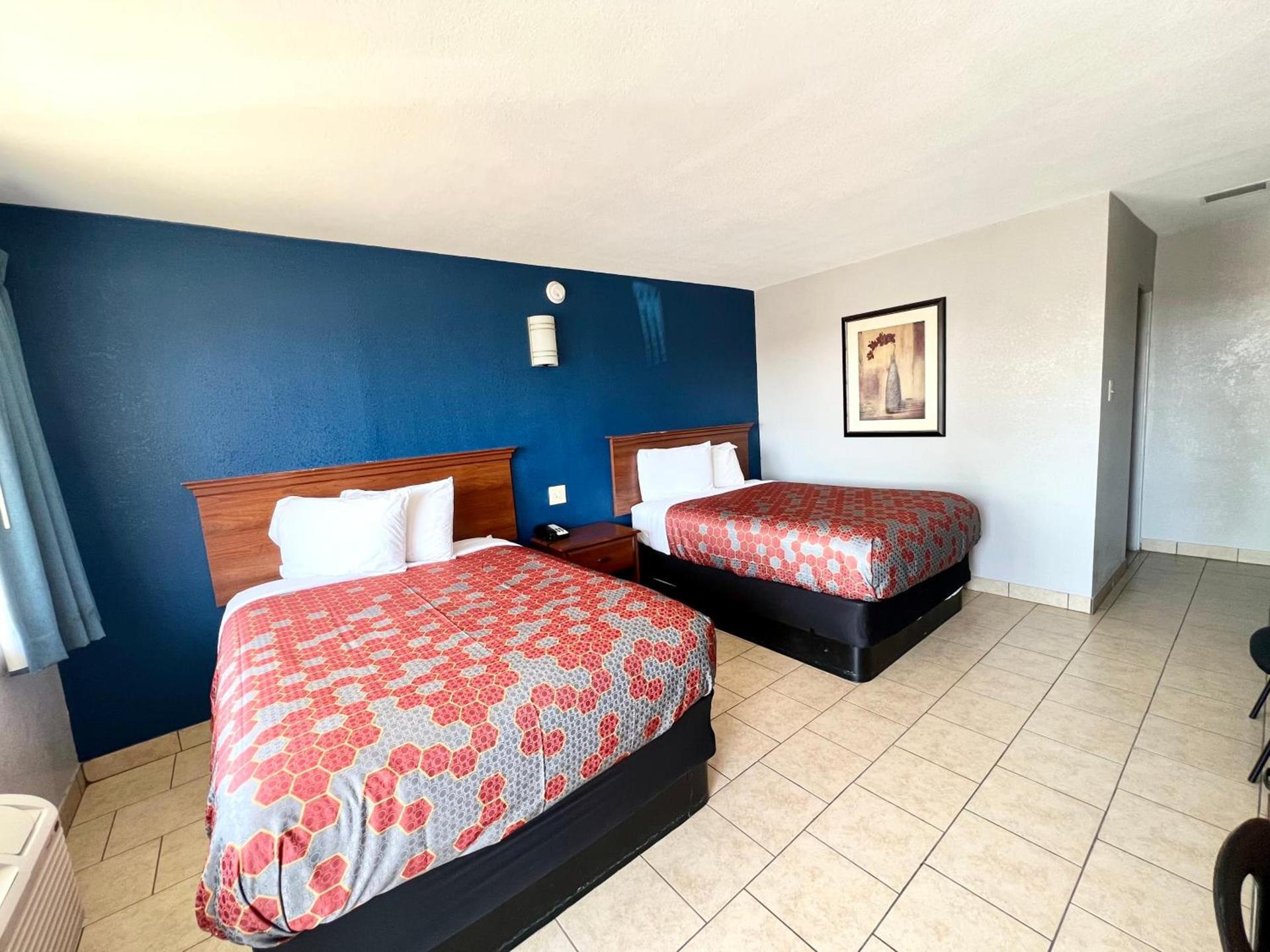 Budget Inn photo 4