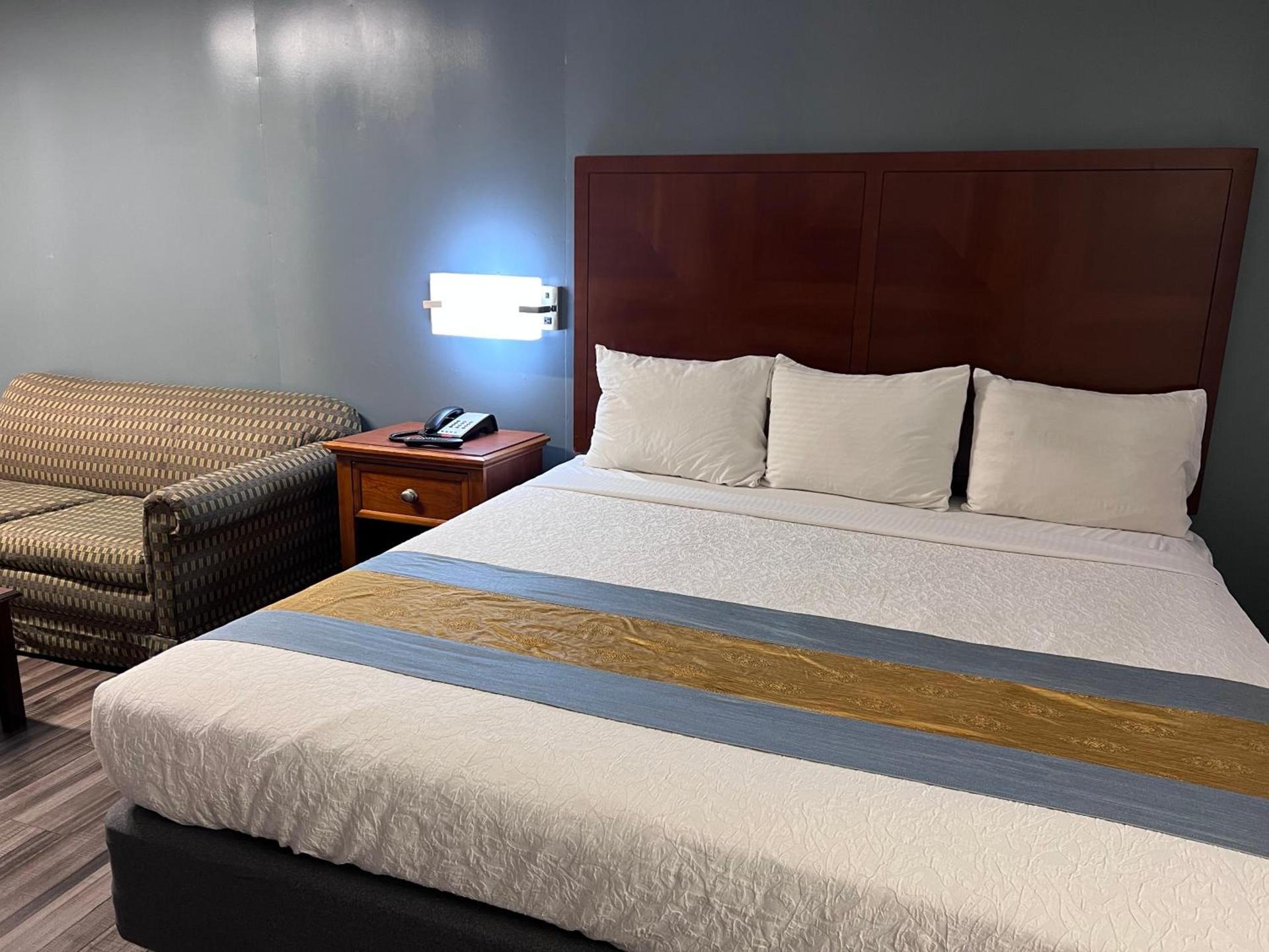 Smith Motel photo 18