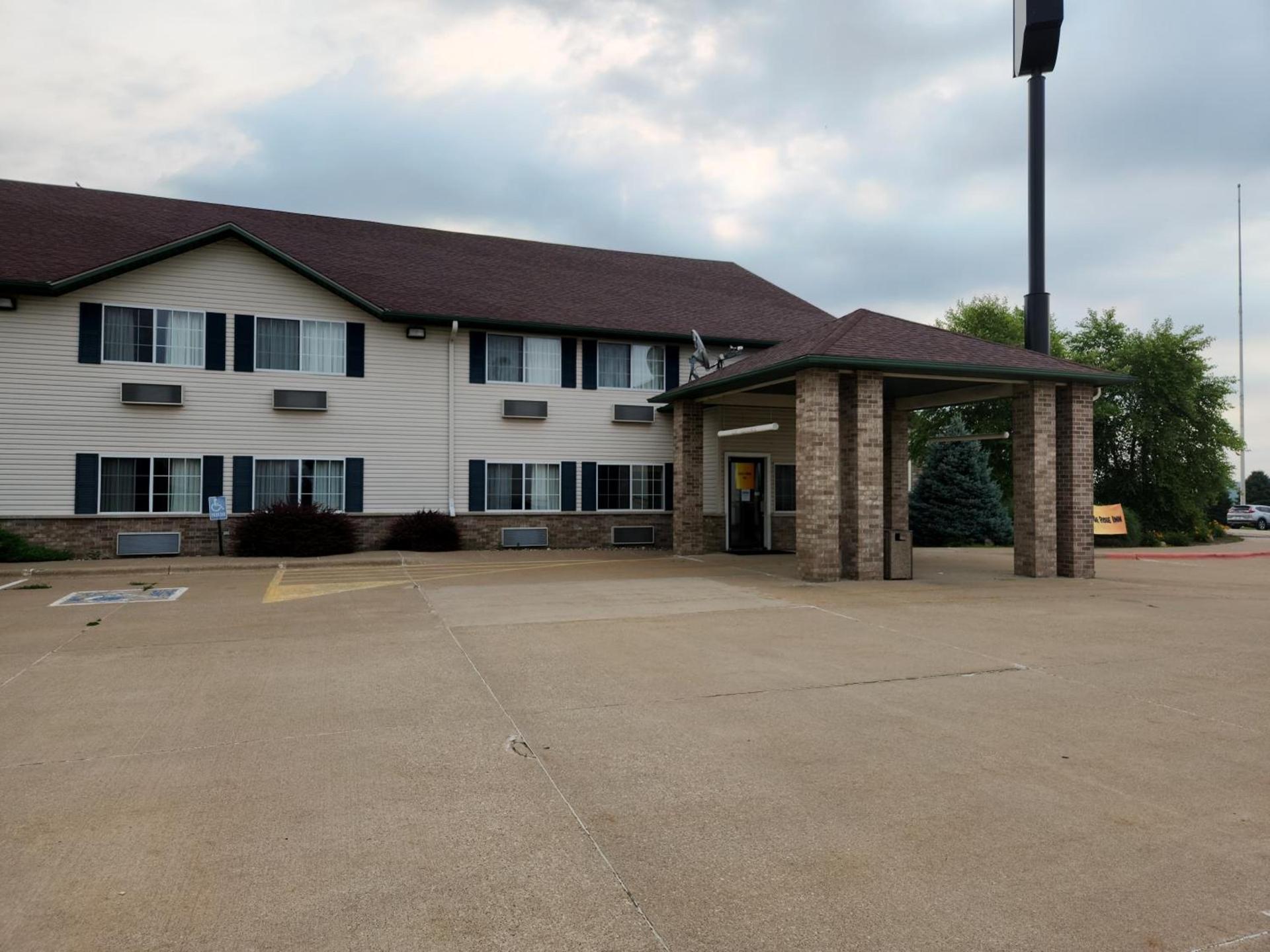 MainStay Suites LeClaire - Quad Cities photo 19