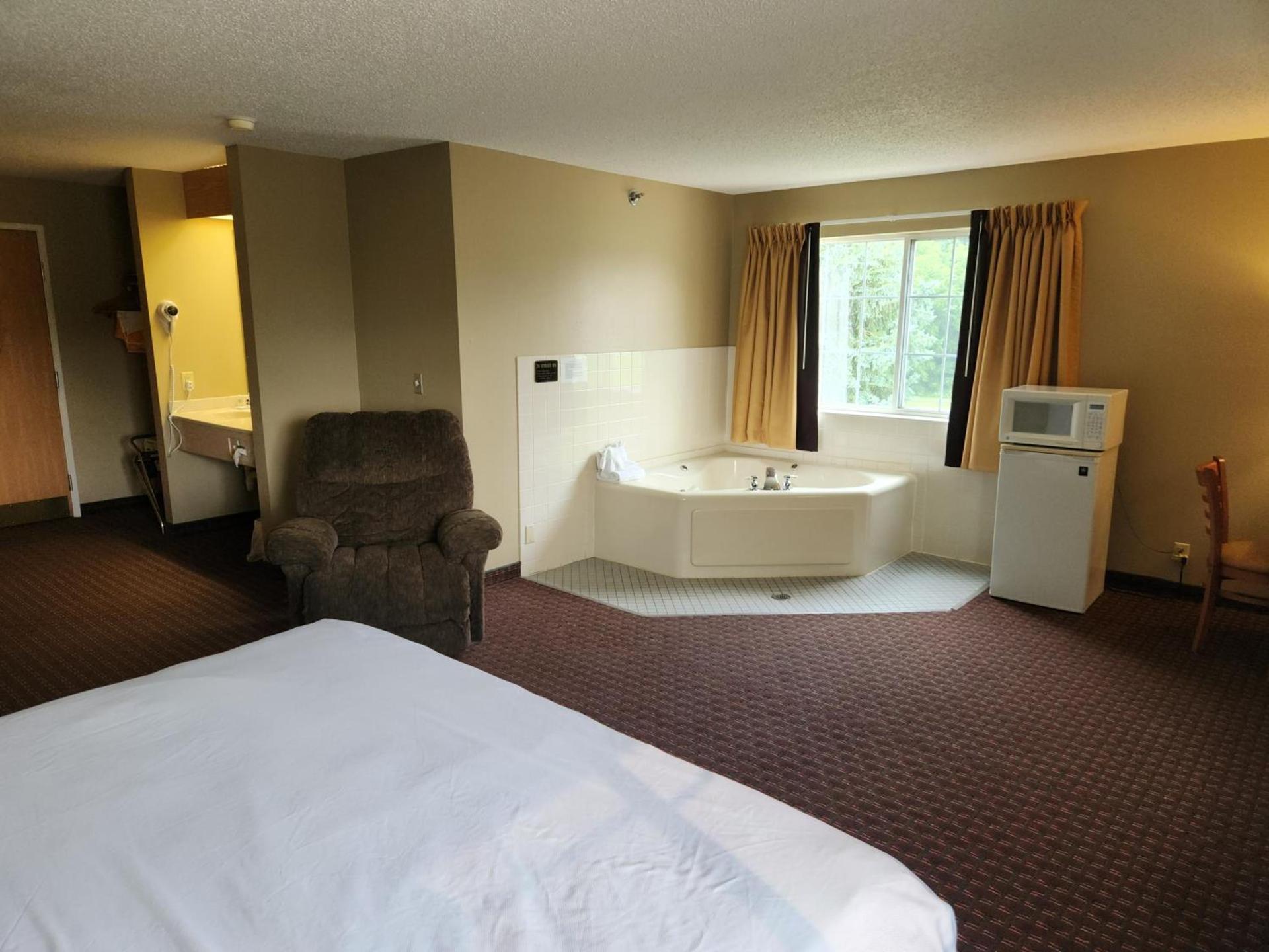 MainStay Suites LeClaire - Quad Cities photo 25