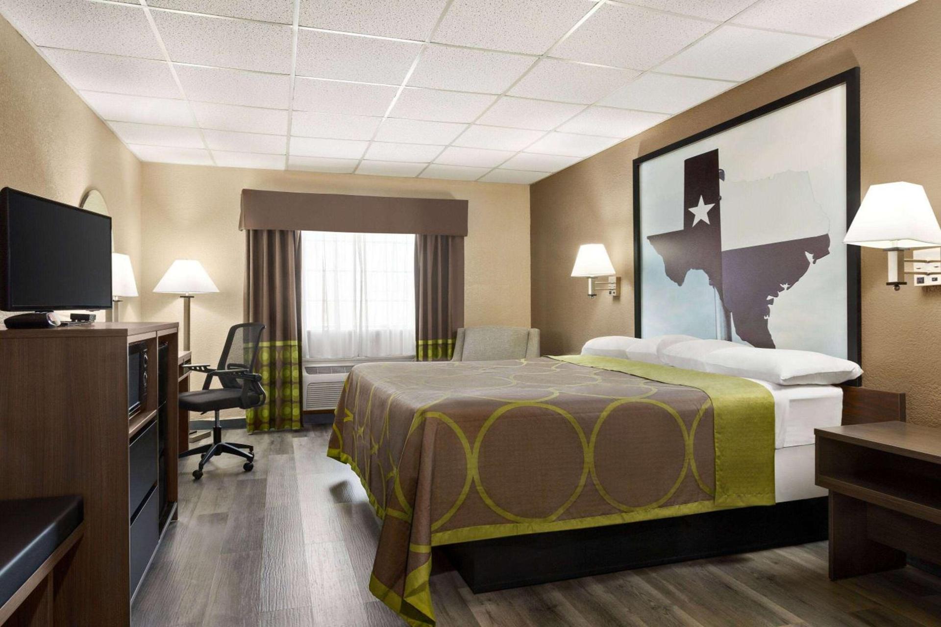 Super 8 by Wyndham Gainesville TX photo 6