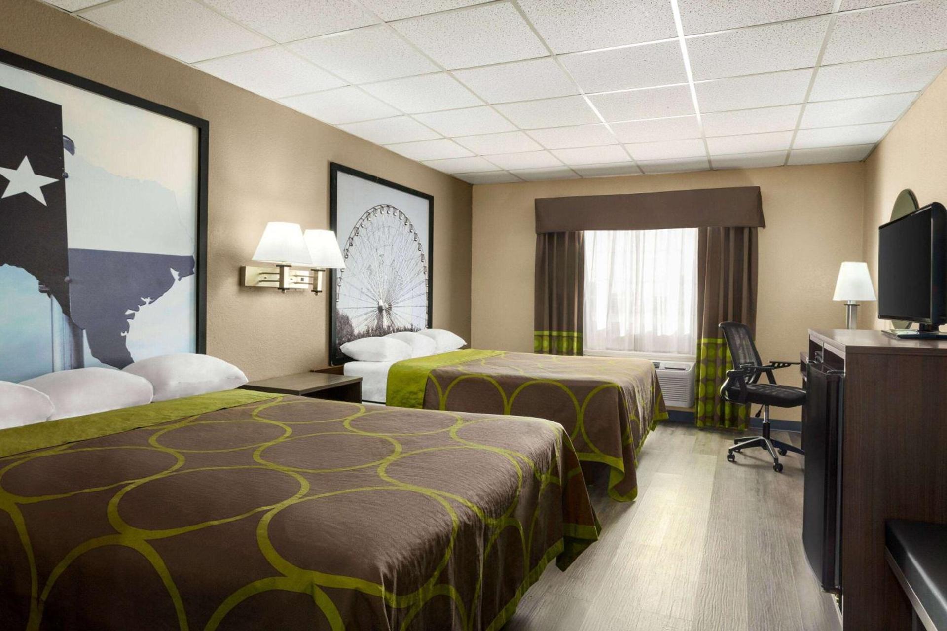 Super 8 by Wyndham Gainesville TX photo 14